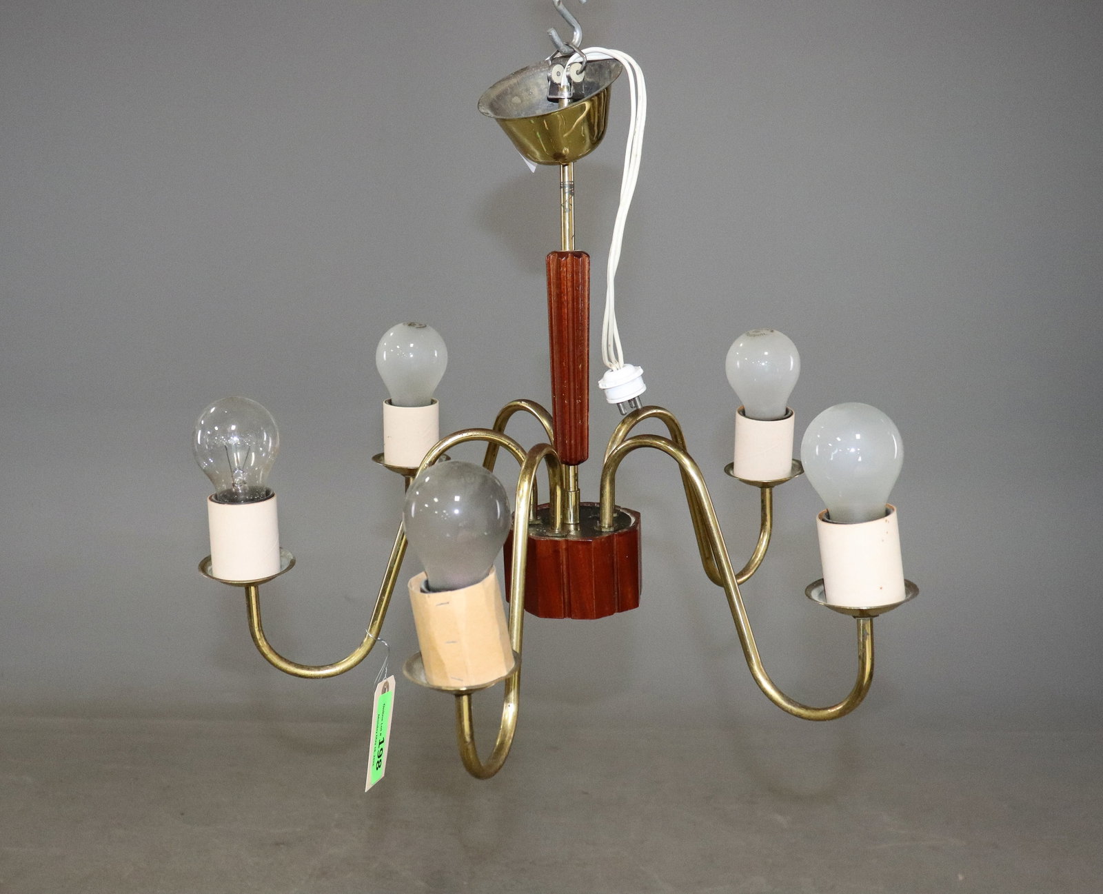 Swedish Modern Style 5 Light Chandelier: Swedish Modern Style 5 Light Chandelier - 16.5 in tall x 20 in diameter