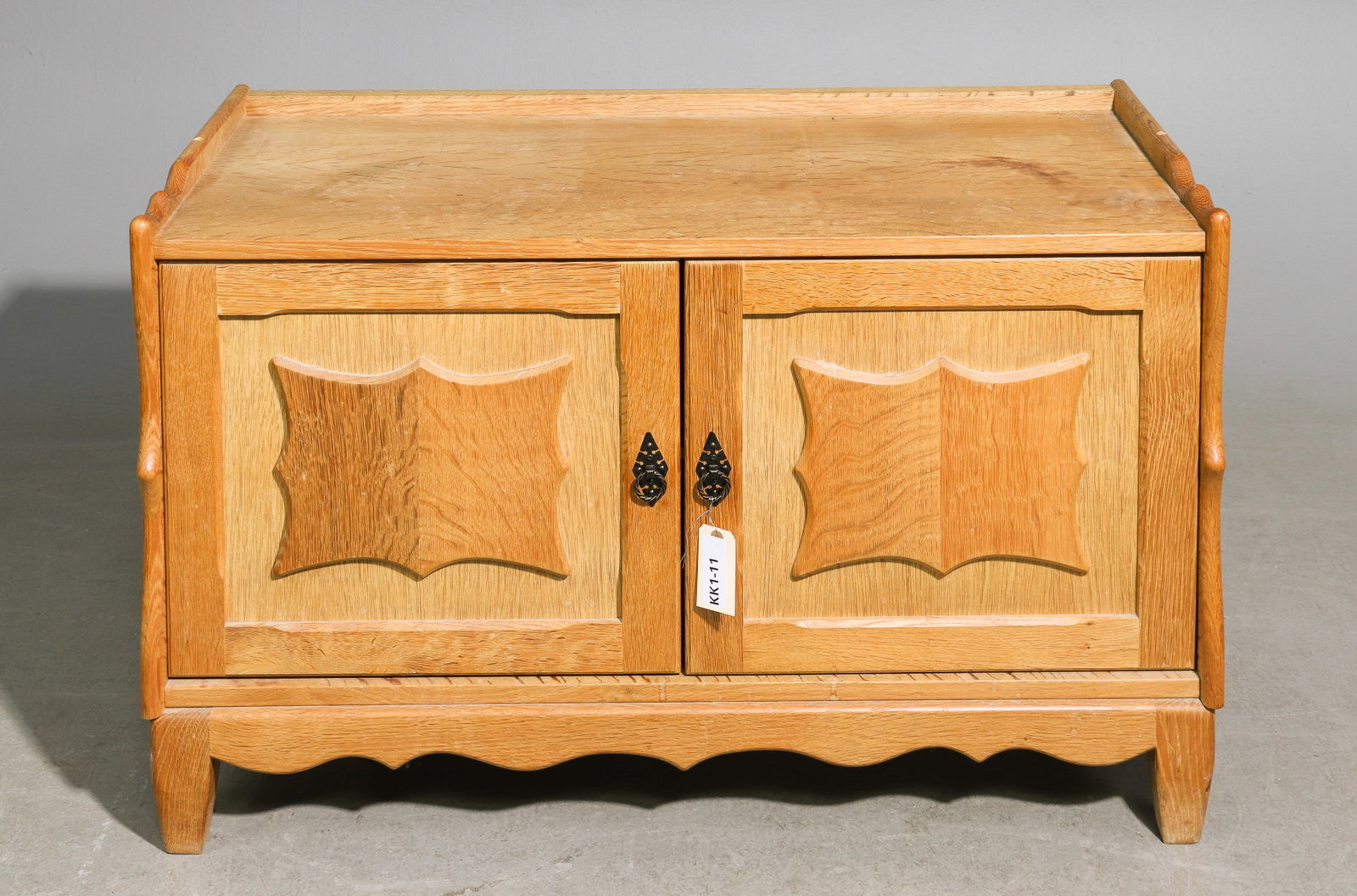 Danish Oak Low Two Door Cabinet / Bench: Danish Oak Low Two Door Cabinet / Bench - 25 in tall x 39.5 x 18 - Similar in style to / possibly by : S. Thrane & Son / Henning Kjaernulf / Guillerme & Chambron - This is currently locked with no key