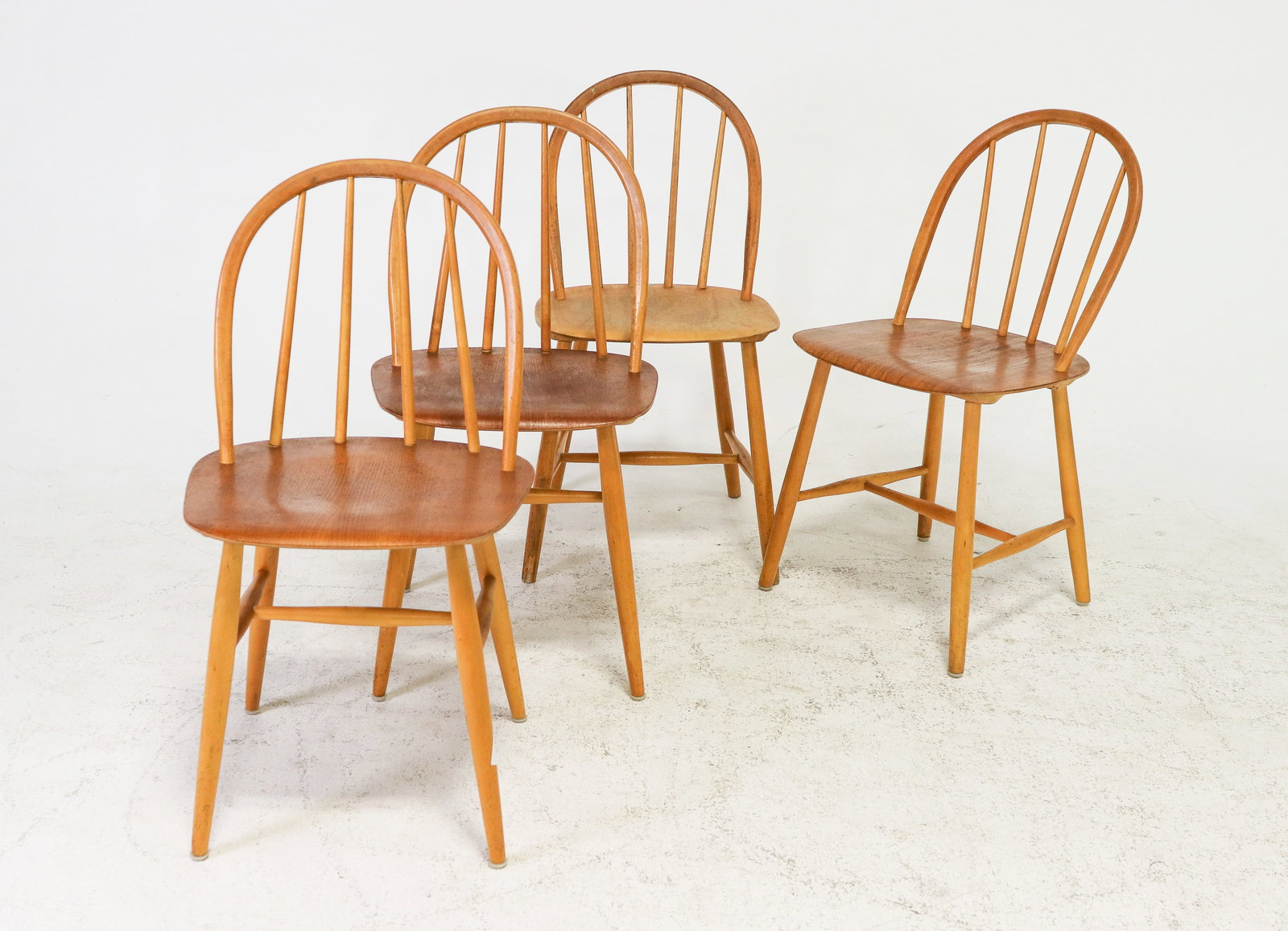 Set Of 4 "Fanett" by Ilmari Tapiovaara Chairs: Set Of 4 "Fanett" by Ilmari Tapiovaara Chairs - 32 in tall x 16.5 x 16.5, seat height is 17 in