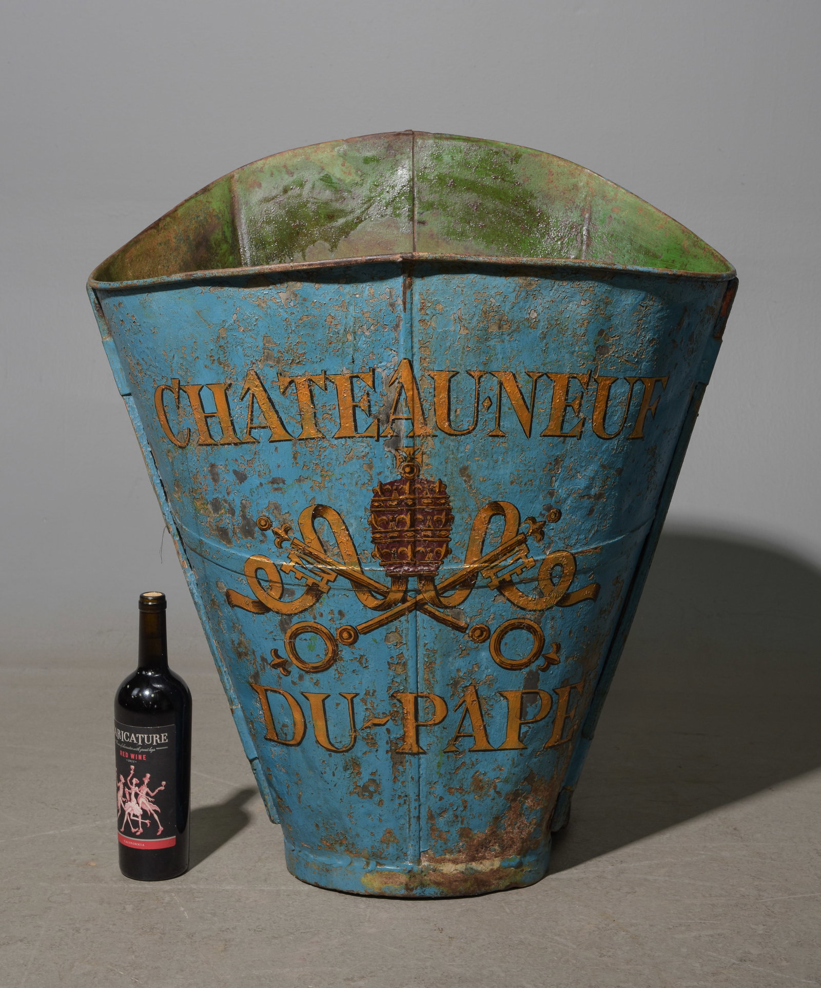 "Chateau Neuf Du Pape" Grape Hod with Straps (1 of 4)