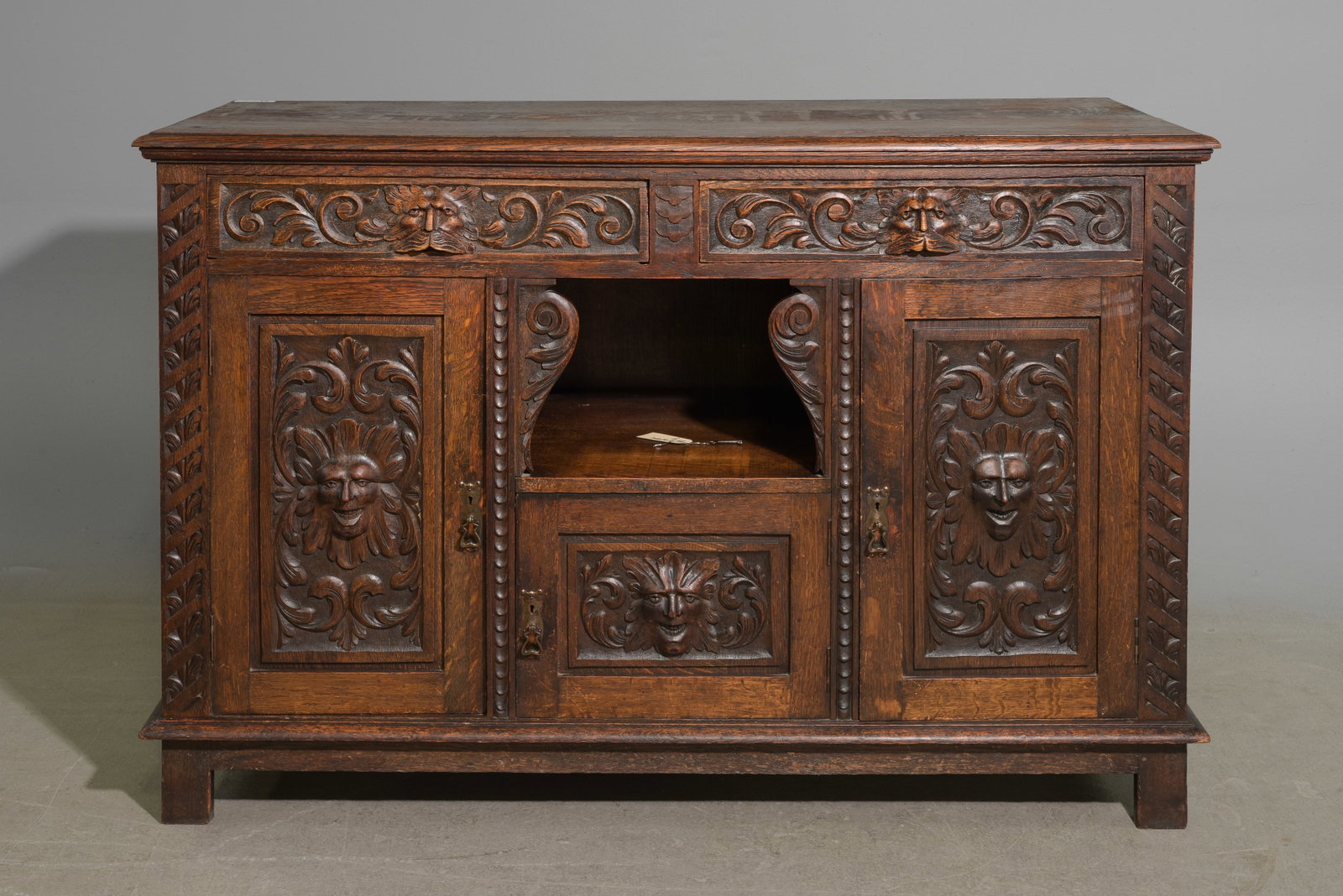 British Carved Oak Buffet / Sideboard c.1890's-1920's: British Carved Oak Buffet / Sideboard c.1890's-1920's - 39 in tall x 59 x 23