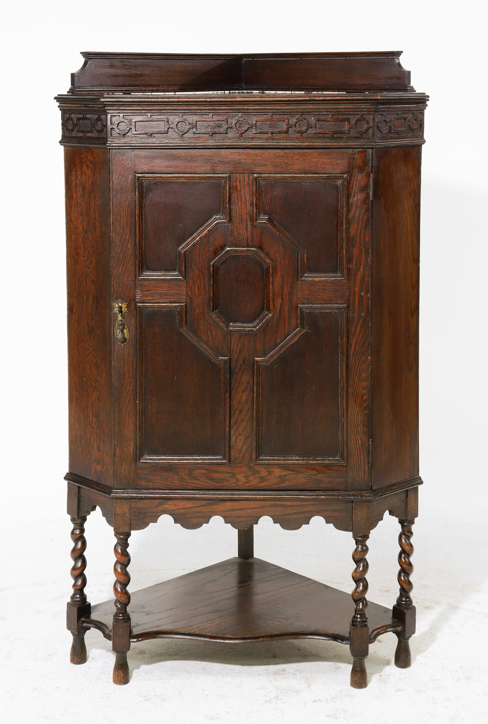British Carved Oak Barley Twist Corner Cabinet: British Carved Oak Barley Twist Corner Cabinet / Cupboard c.1920's-30's - 48.25 in tall x 29 x 19