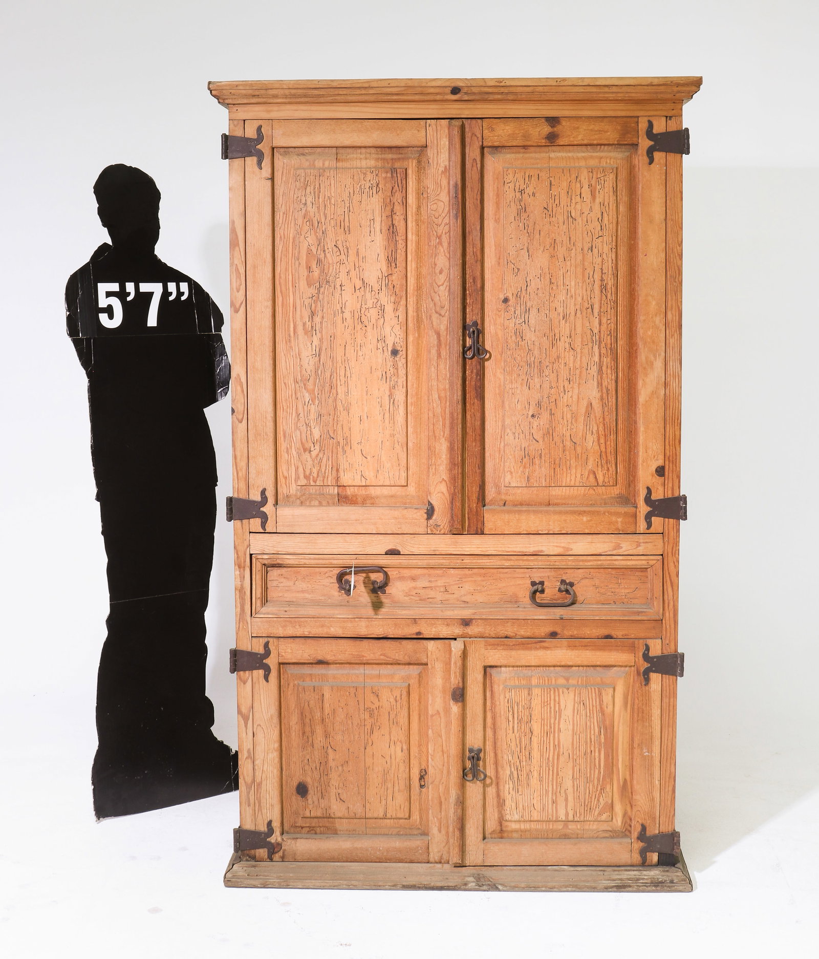 Four Door Cupboard with Drawer (1 of 7)