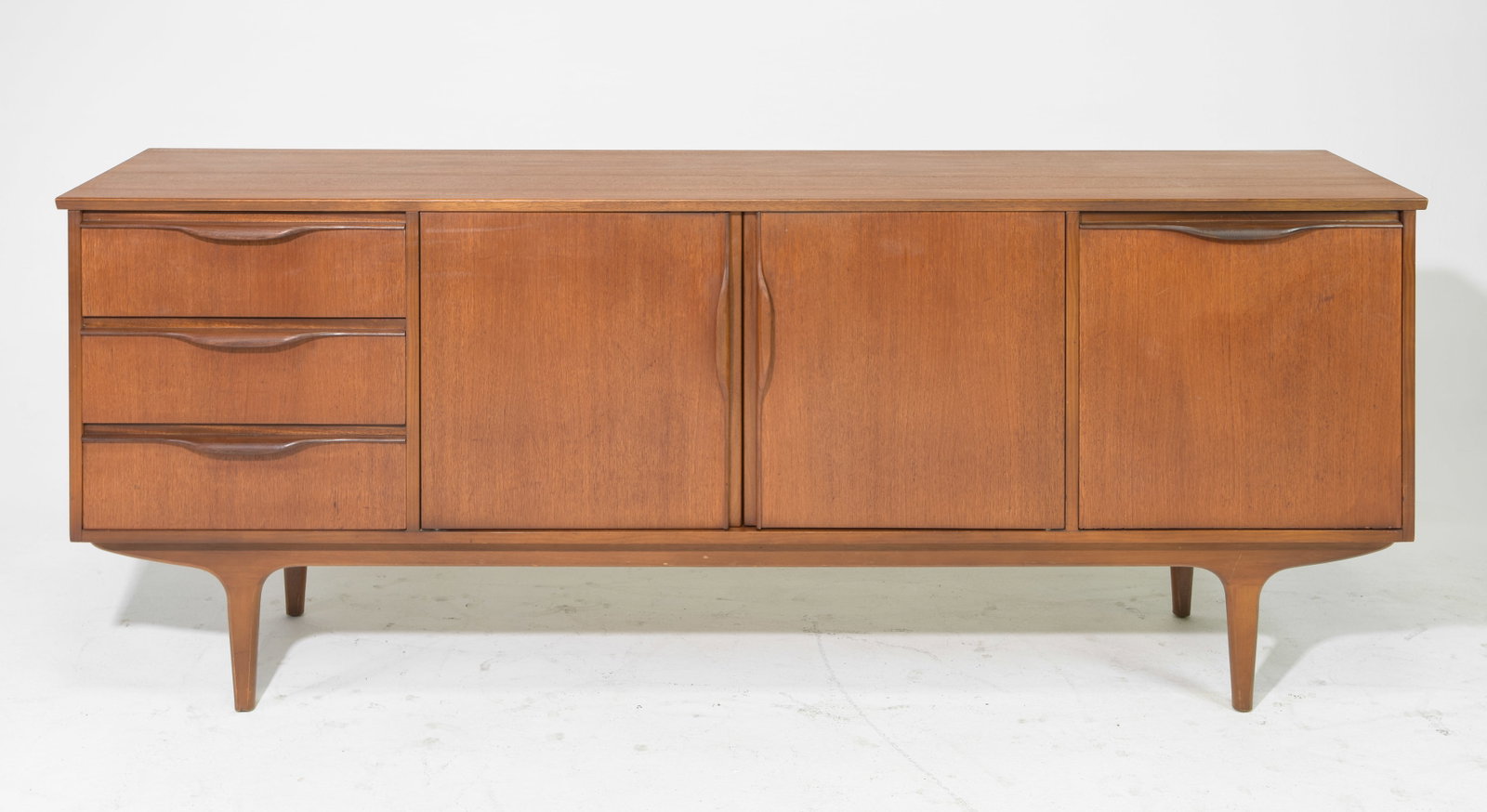 Mid Century Modern Teak Sideboard / Credenza (1 of 5)