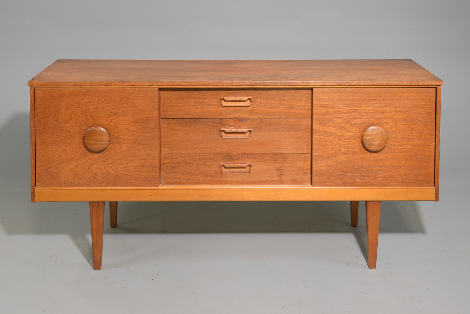Mid Century Modern Low Sliding Door Credenza (1 of 8)