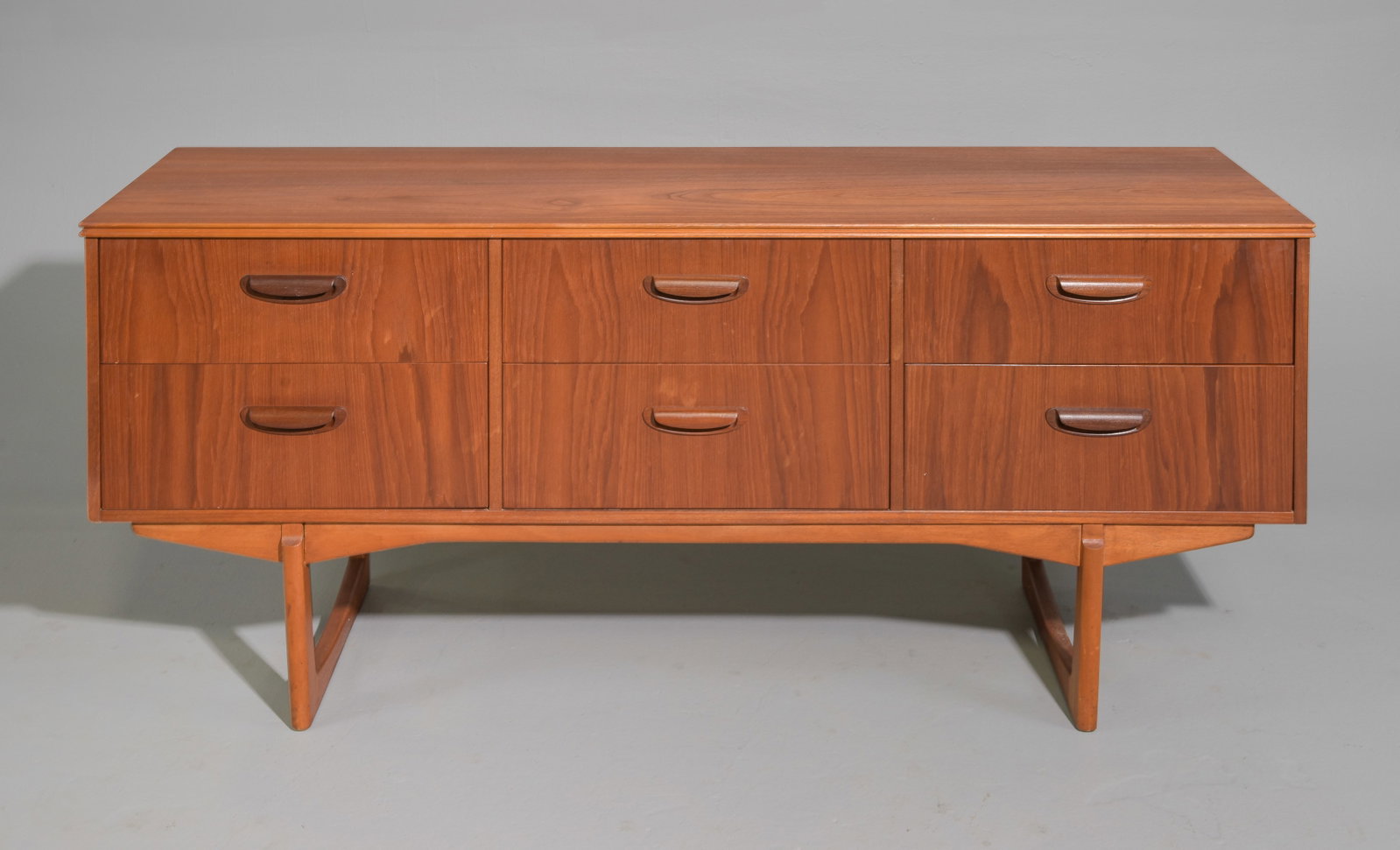 Mid Century Modern Six Drawer Dresser / Credenza (1 of 6)
