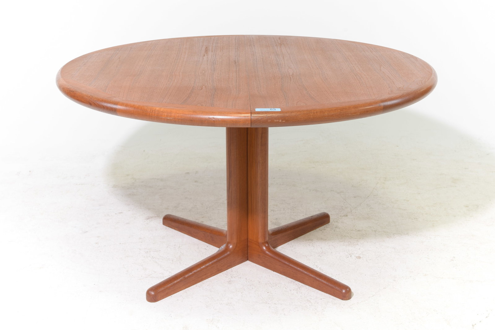 Mid Century Modern Extending Table With 2 Leaves (1 of 4)