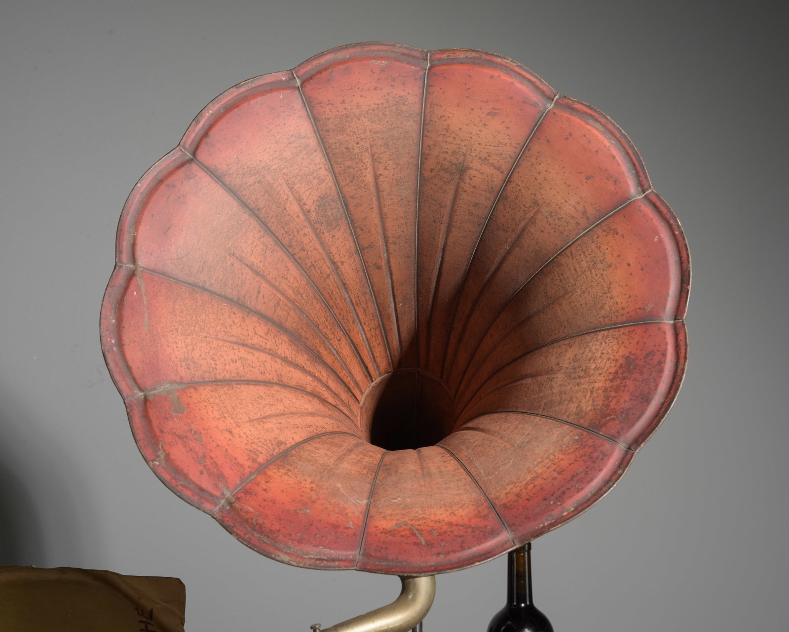 Pathe Diamond Diffuser Table Top Phonograph - 3