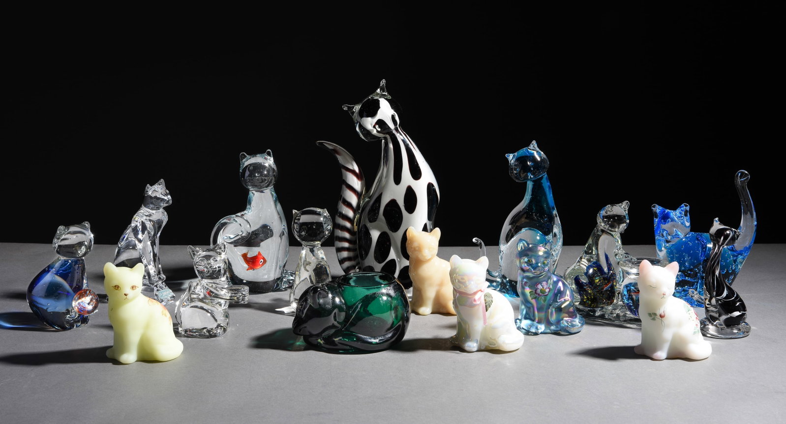 16 Assorted Murano & Fenton Glass Feline Figures (1 of 9)