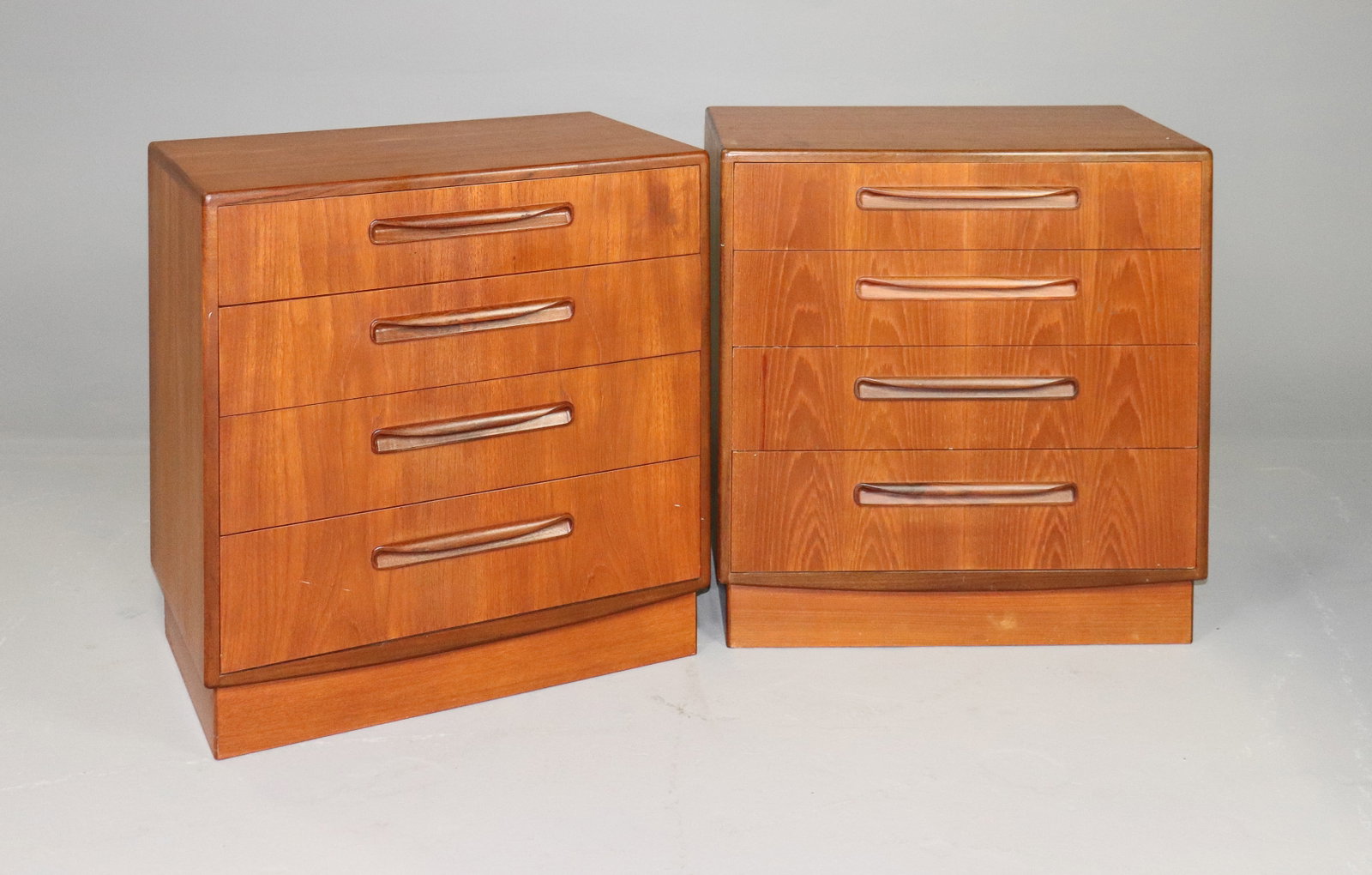 2 Mid Century Modern 4 Drawers Chests - Gplan (1 of 7)
