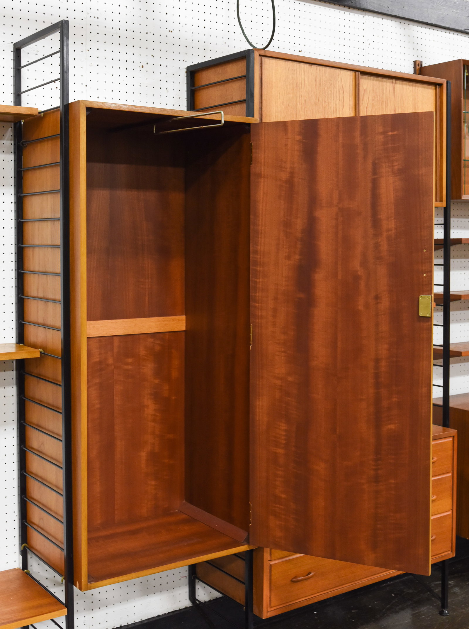 4 Bay Mid Century Wall Unit / System By Ladderax - 7