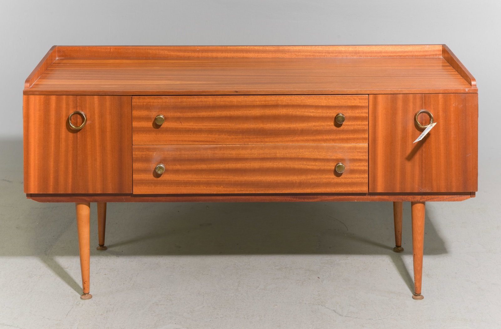Mid Century Modern Dresser / Low Credenza (1 of 6)