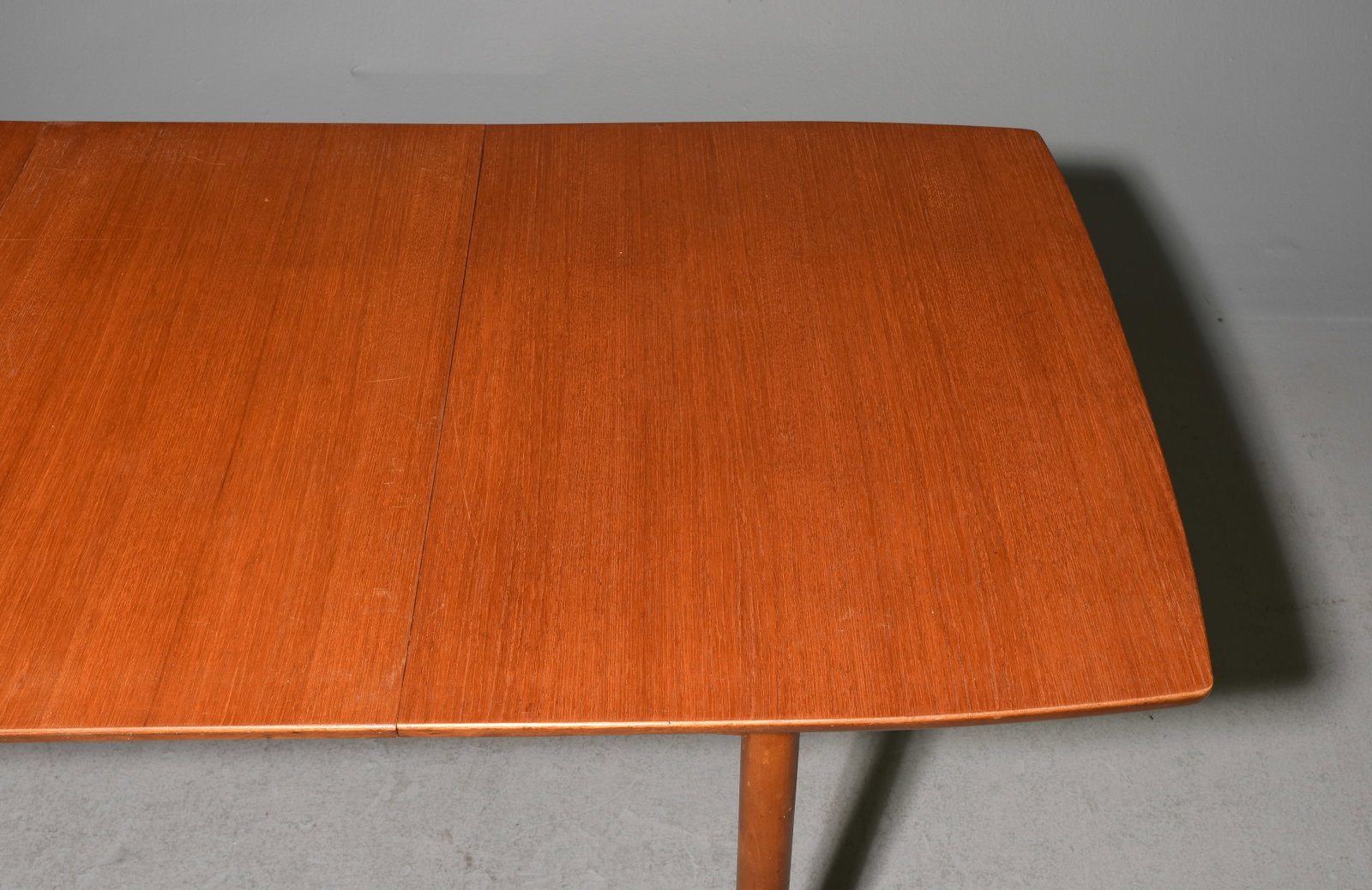 Mid Century Modern Table with Insertable Leaf - 4