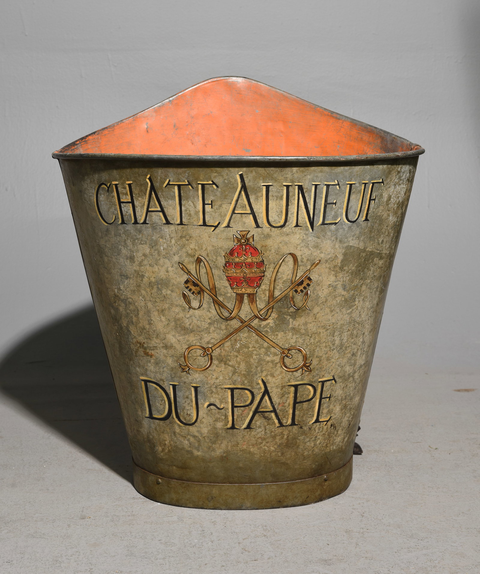 Chateau Neuf Du Pape Painted Grape Hod: Chateau Neuf Du Pape Painted Grape Hod - 24.5 in tall x 24.75 x 18.5