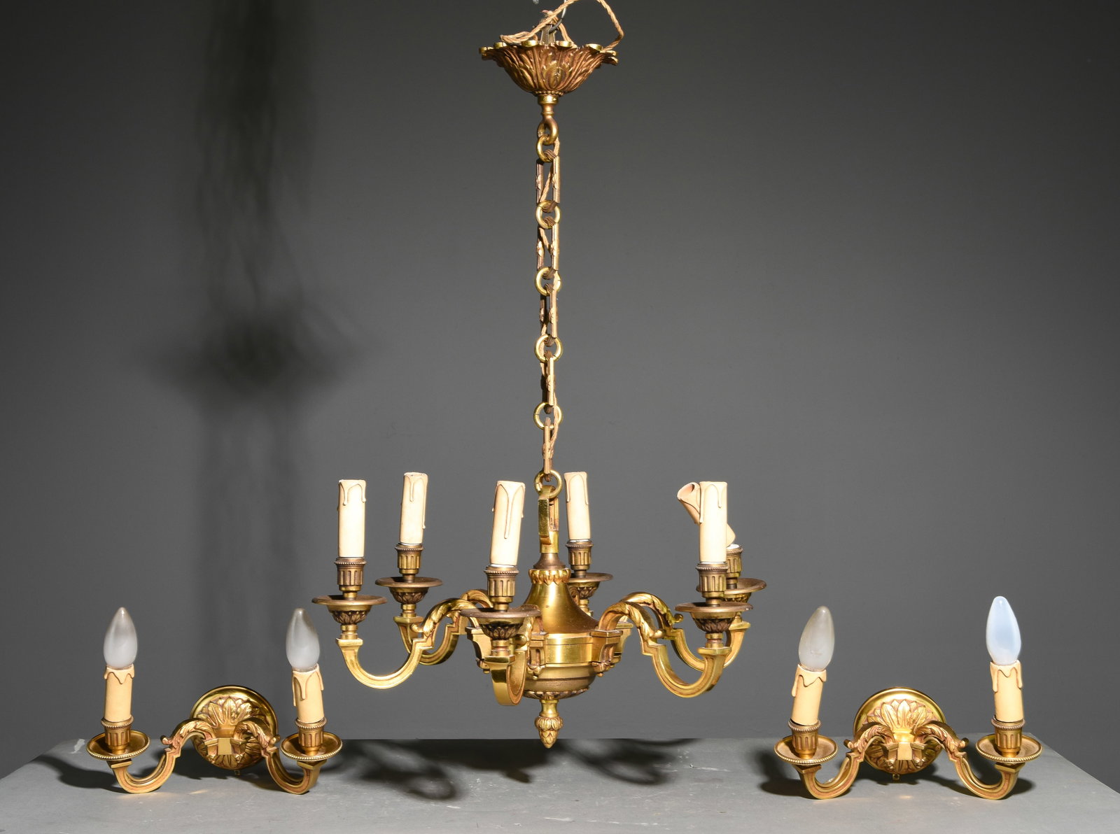 Louis XV Style Heavy Brass Chandelier & 2 Sconces: French Louis XV Style Heavy Brass Chandelier & 2 Sconces - Chandelier is 29 in tall x 20.5 inch diameter, Sconces are 9 in tall x 11 x 5.5 each - The chandelier measurement included the chain and