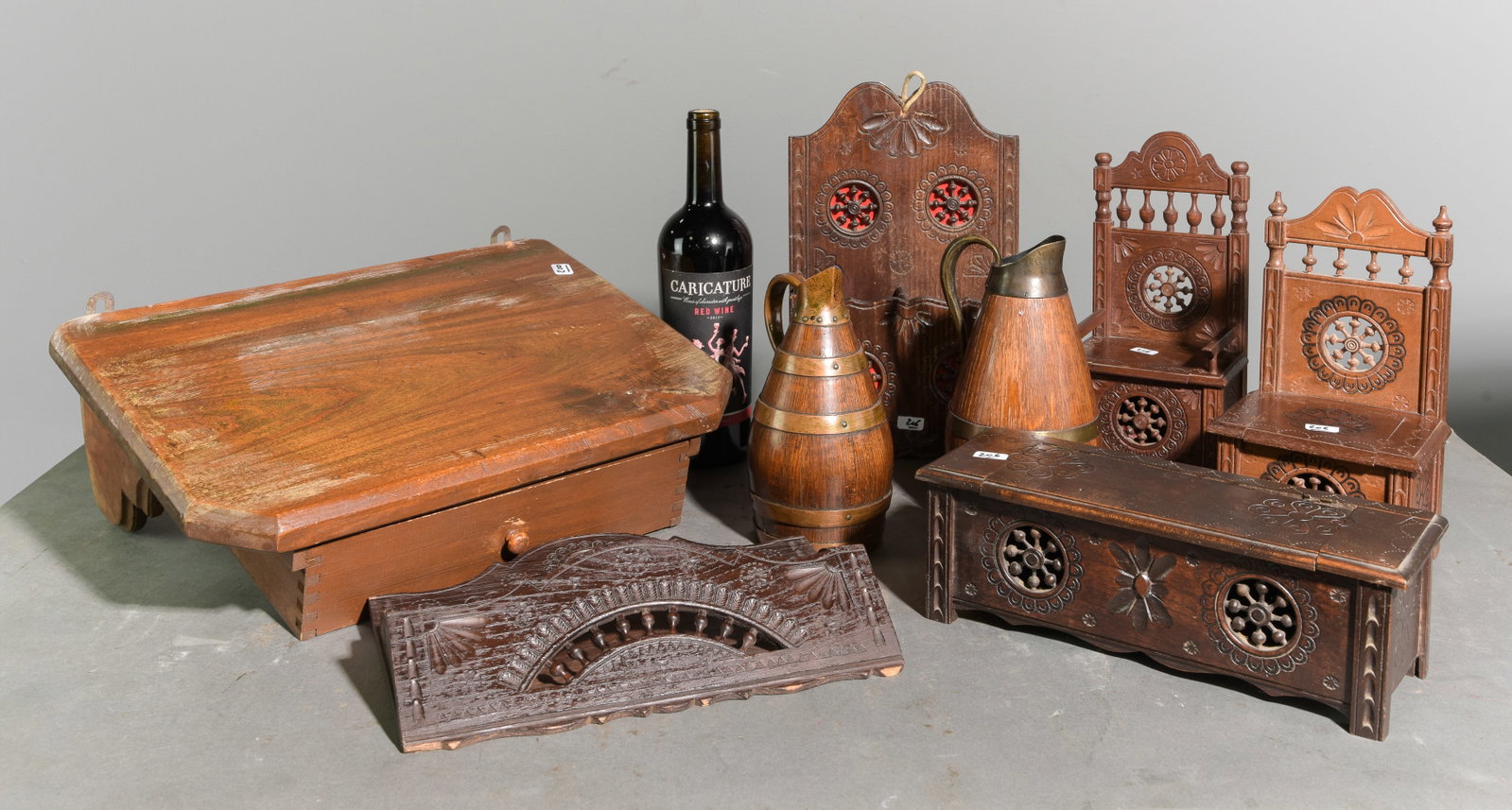 8pcs Assorted Doll Furniture, Pitchers, Etc. (1 of 7)