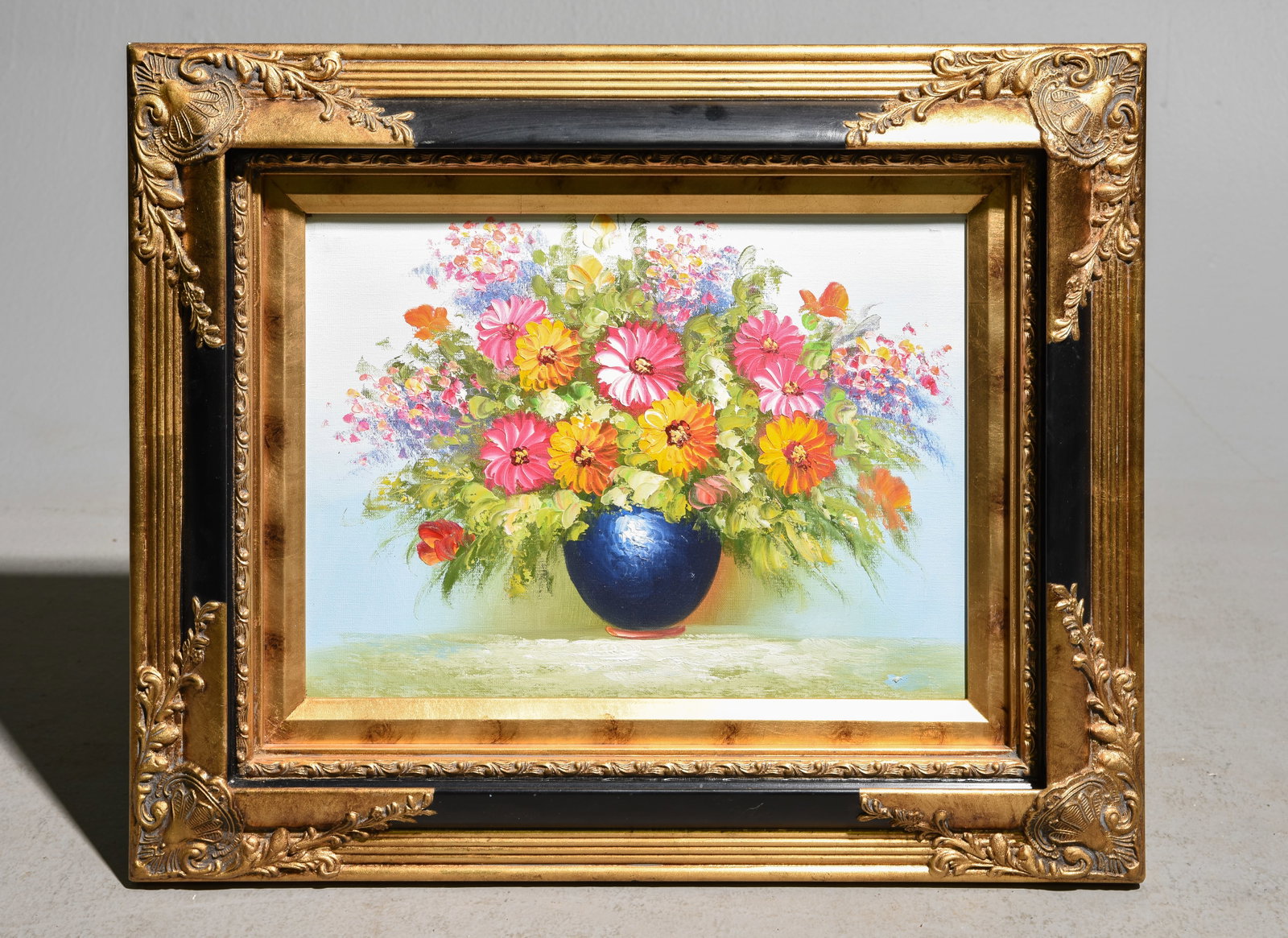 Framed Oil on Canvas Floral Still Life: Framed Oil on Canvas Floral Still Life - 19 in tall x 23 x 2, The work itself is 12 x 16