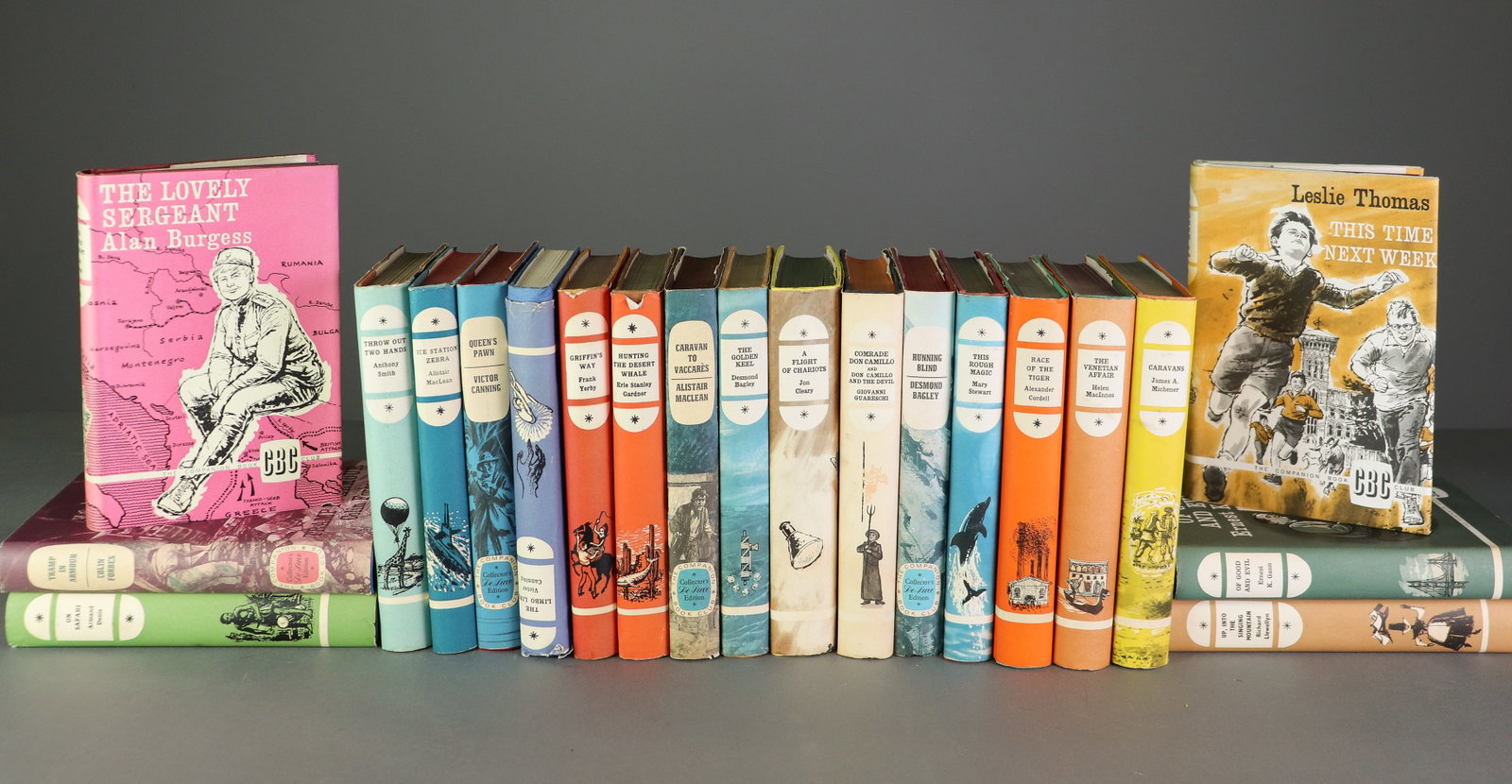 21 Assorted English Hardback Novels/Books: 21 Assorted English hardback books, each book measures 7.5 in tall x 5.25 in x 1 in.