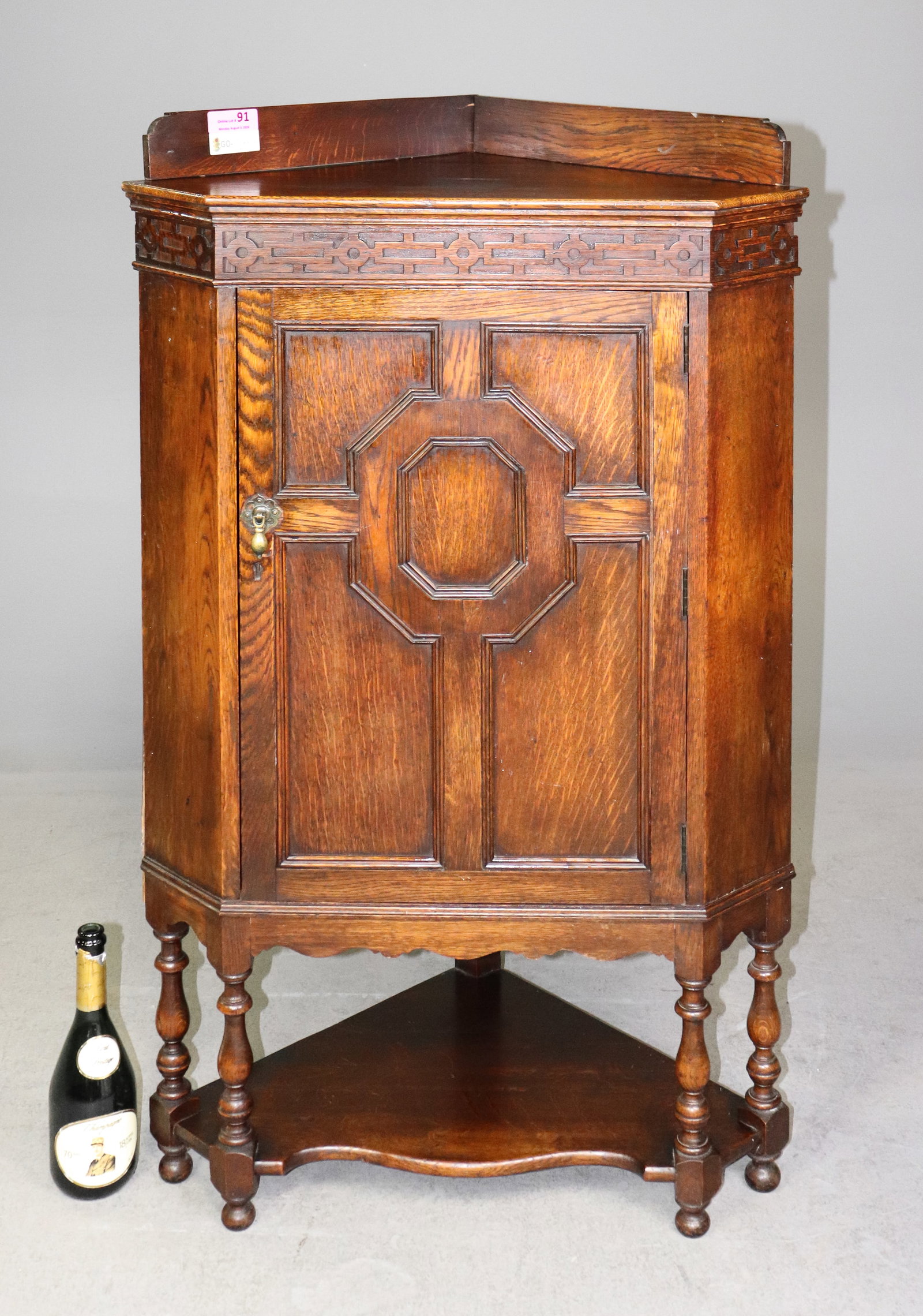 Jacobean Oak Corner Cabinet (1 of 6)