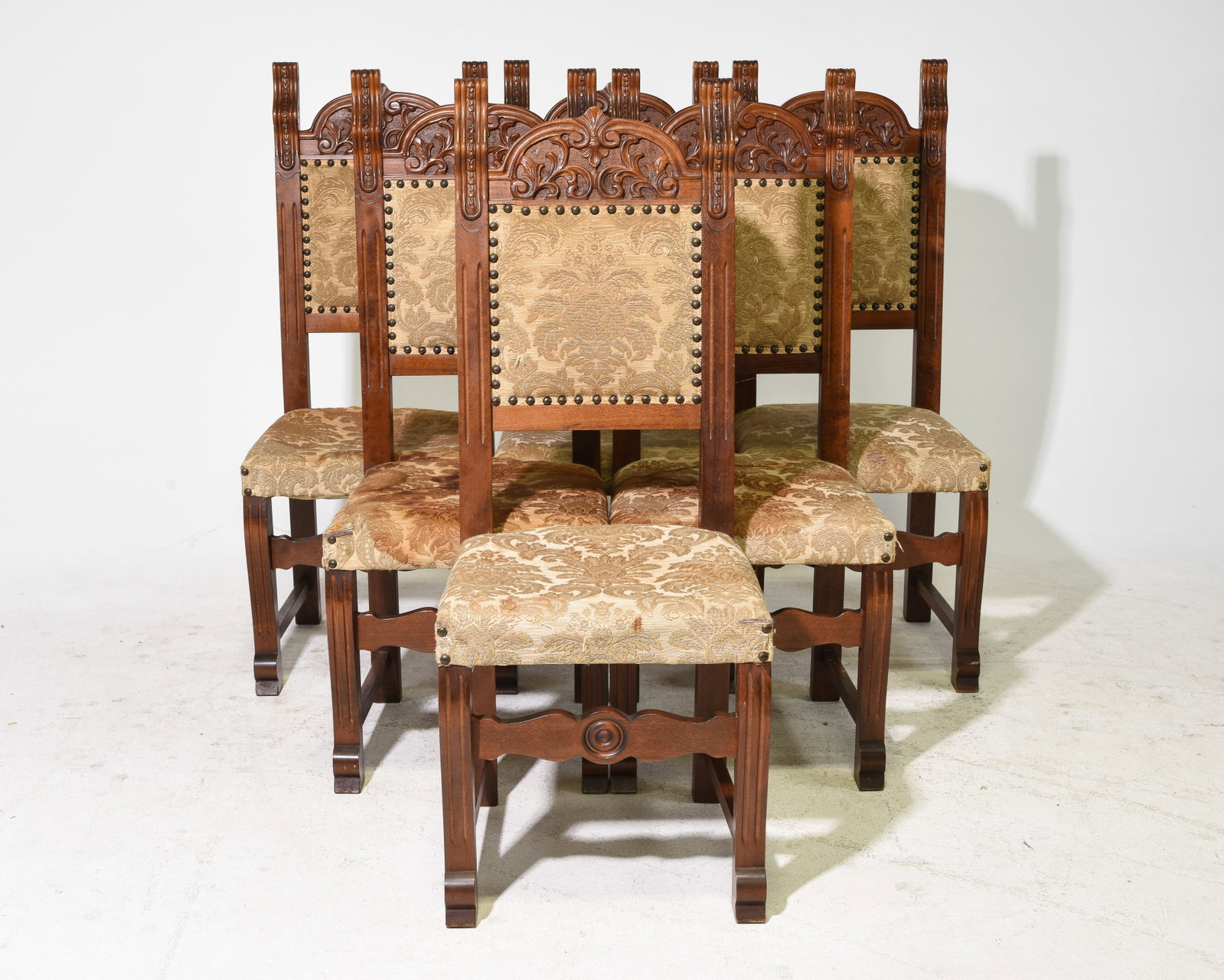 Set Of 6 Renaissance Style Carved Oak Dining Chairs (1 of 5)