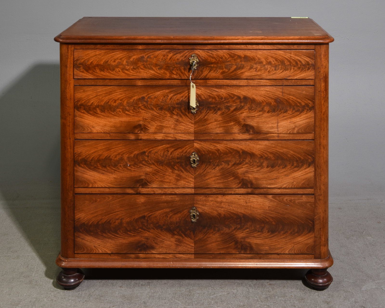 British Mahogany 4 Drawers Chest (1 of 5)