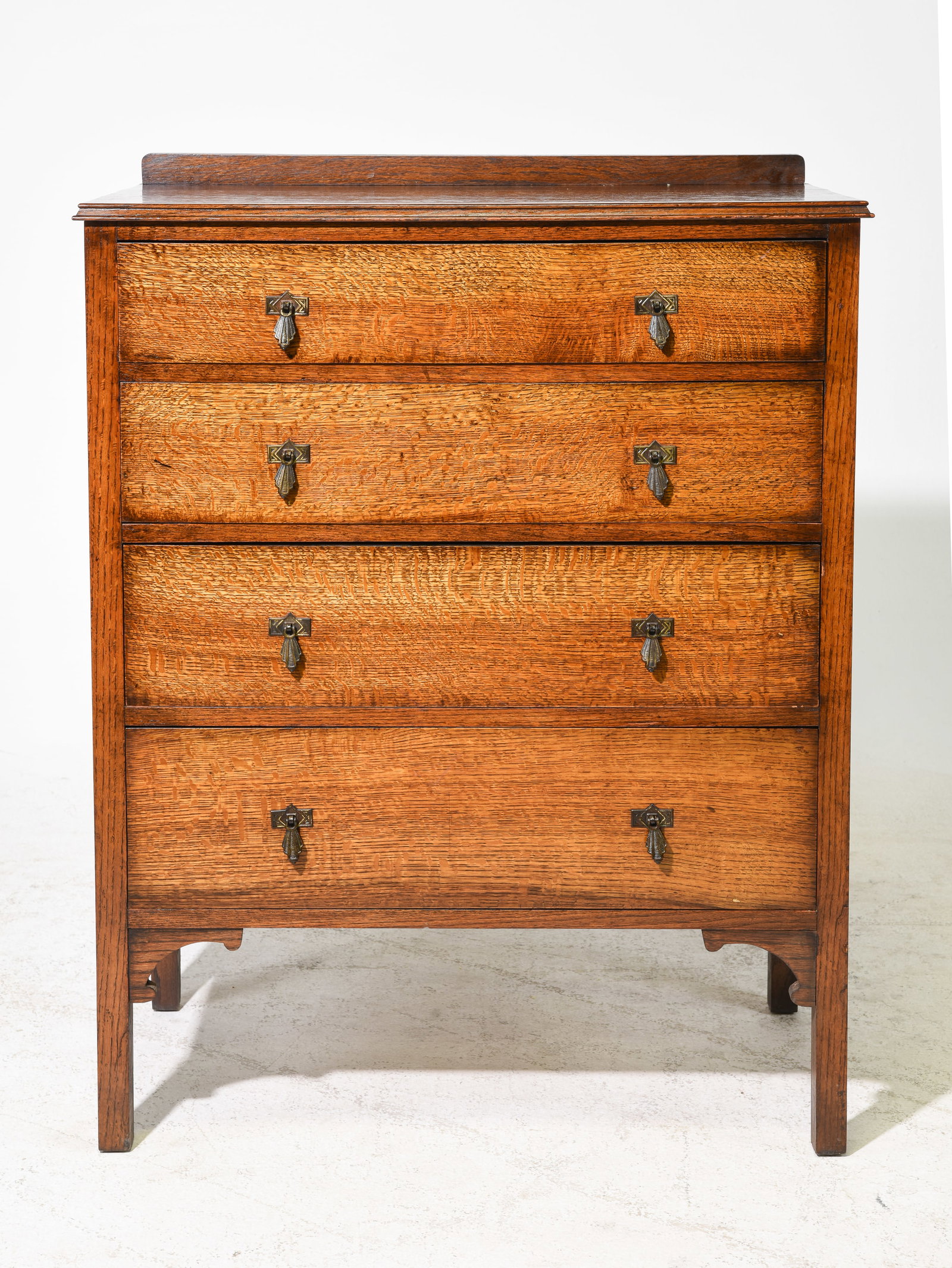 British Oak 4 Drawers Chest (1 of 4)