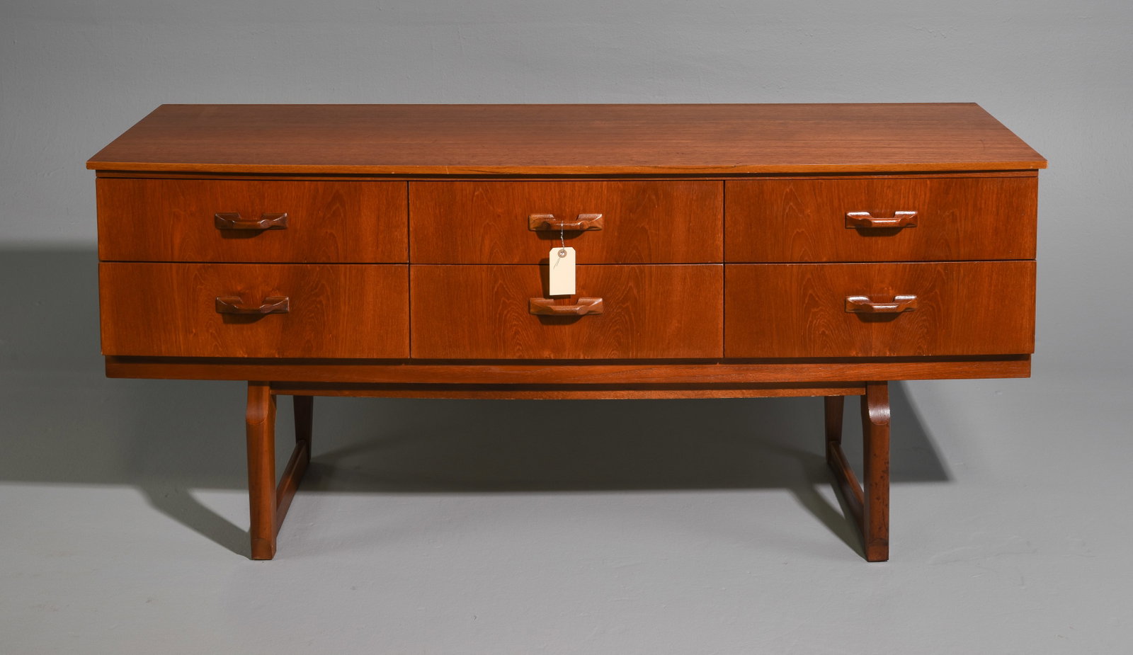 Mid Century Modern Six Drawer Dresser / Chest