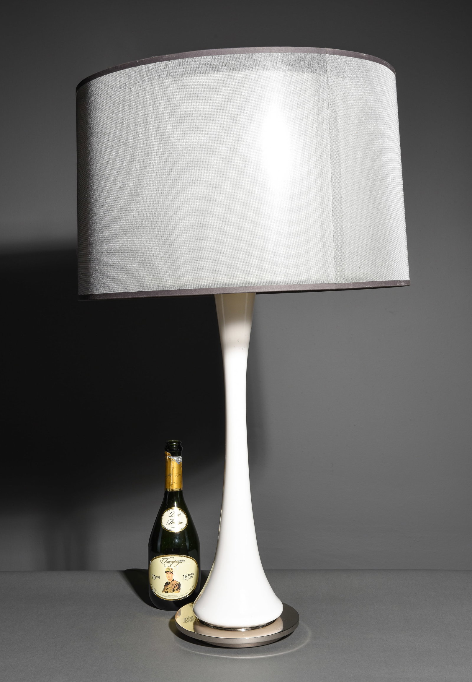 Modern White Glass "Tulip" Lamp: Modern White Glass "Tulip" Lamp - 35 in tall x 20.5 inch diameter - Measurement includes the shade