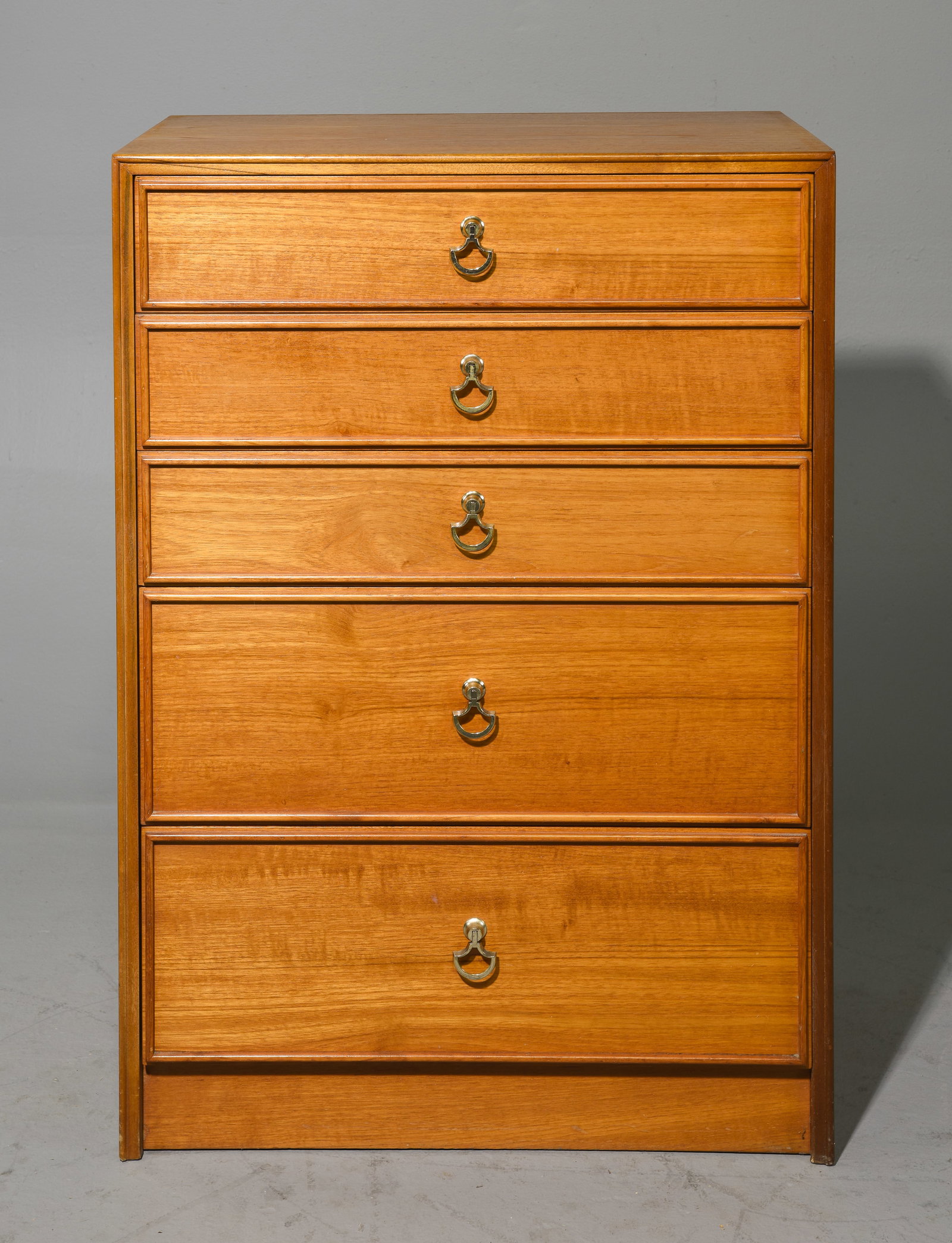 Mid Century Modern 5 Drawers Chest