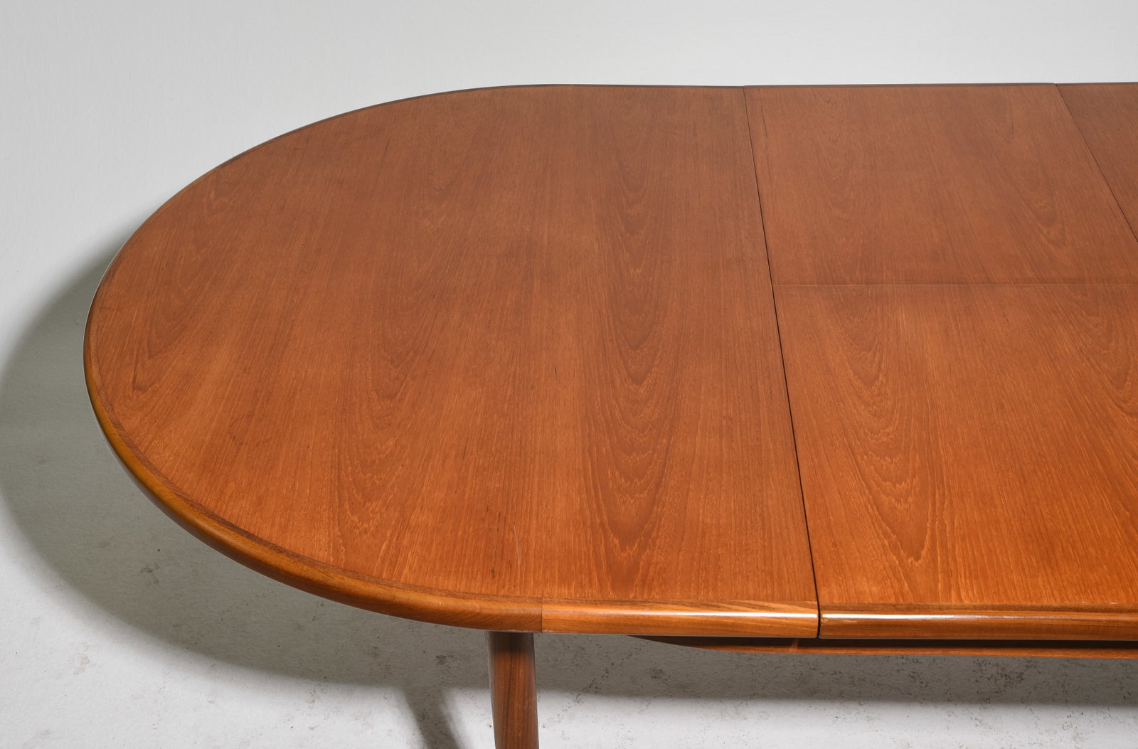 Mid Century Oval Dining Table by G-Plan - 3