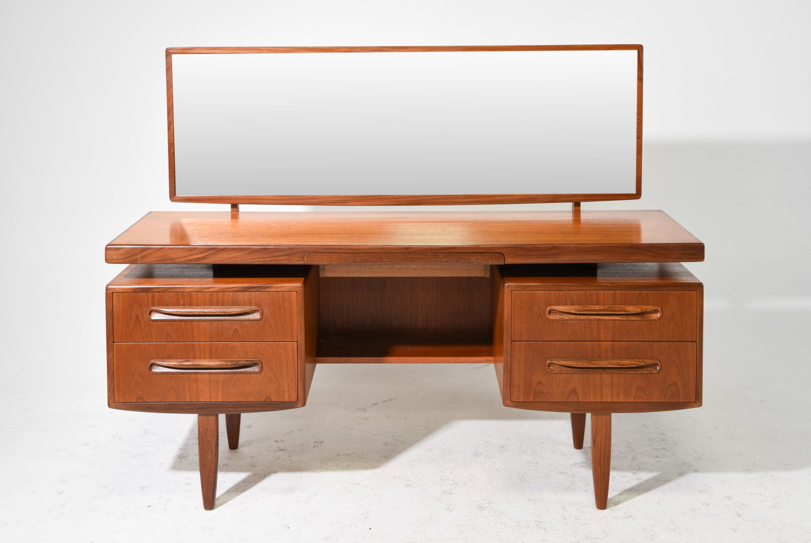 Mid Century G-Plan Fresco Dresser / Desk (1 of 6)