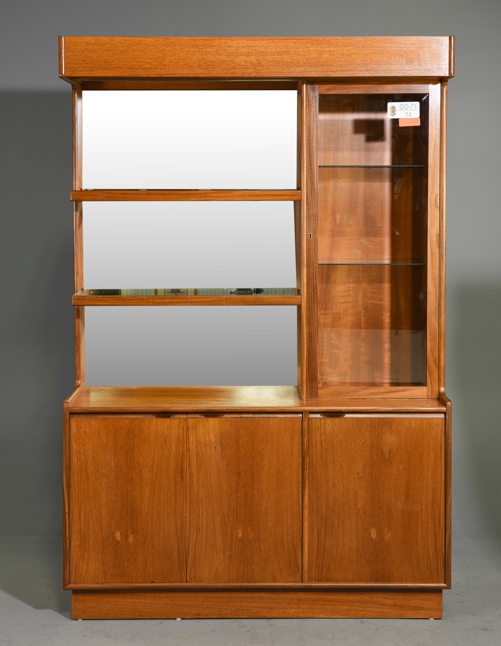 Mid Century Modern Cocktail / Bar Cabinet - Turnidge (1 of 7)
