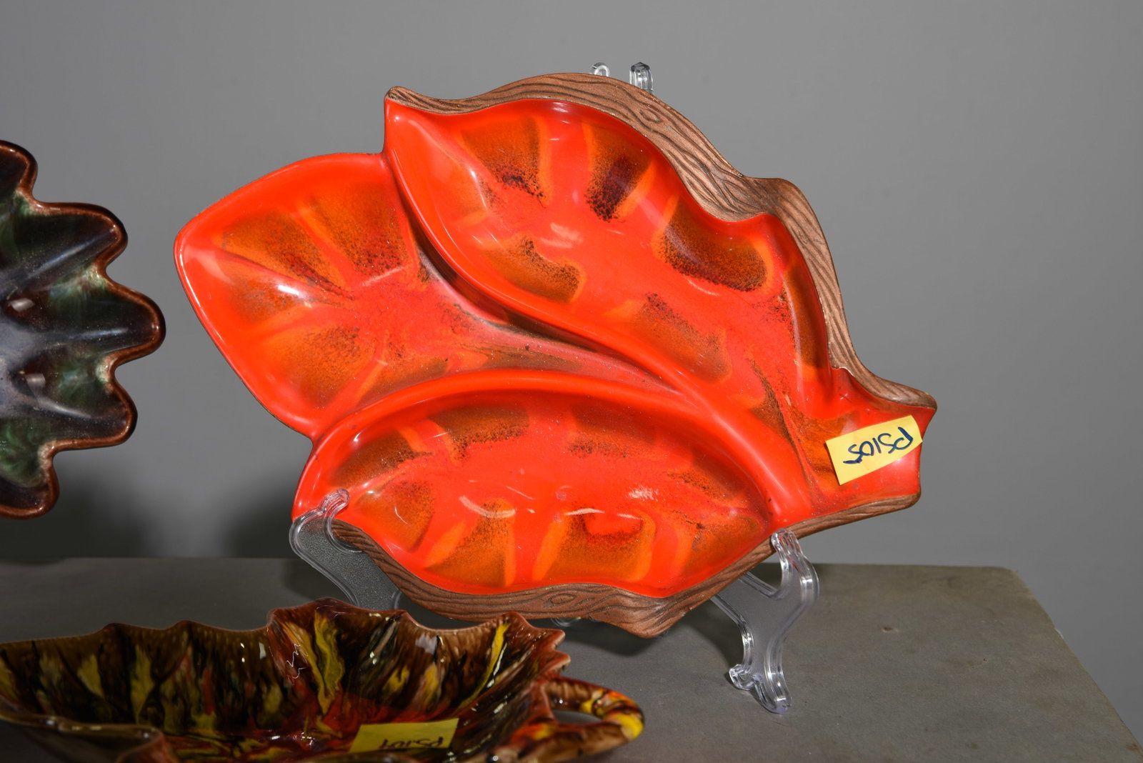 5 Assorted Leaf Pottery Trays #1 - 3
