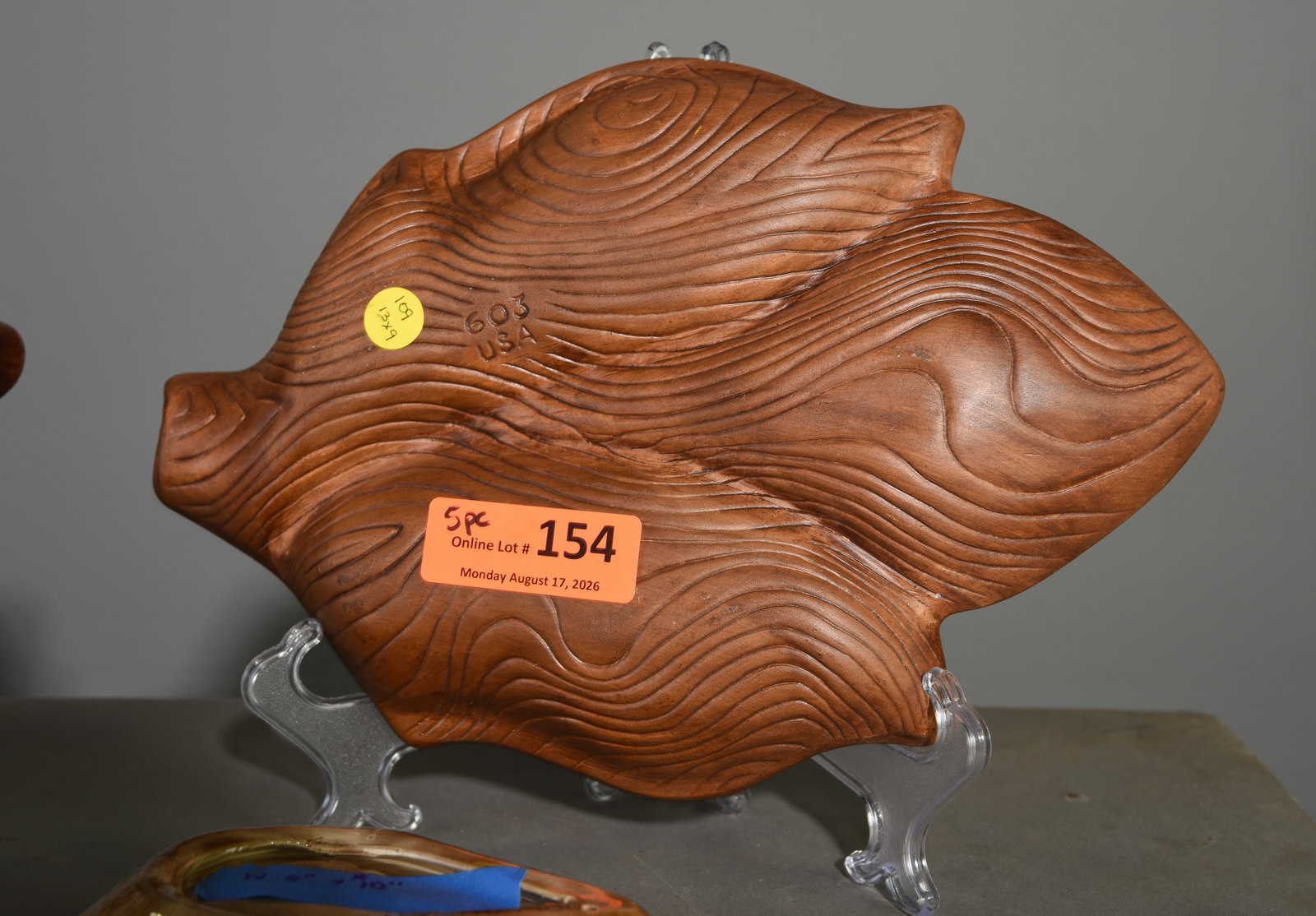 5 Assorted Leaf Pottery Trays #1 - 7