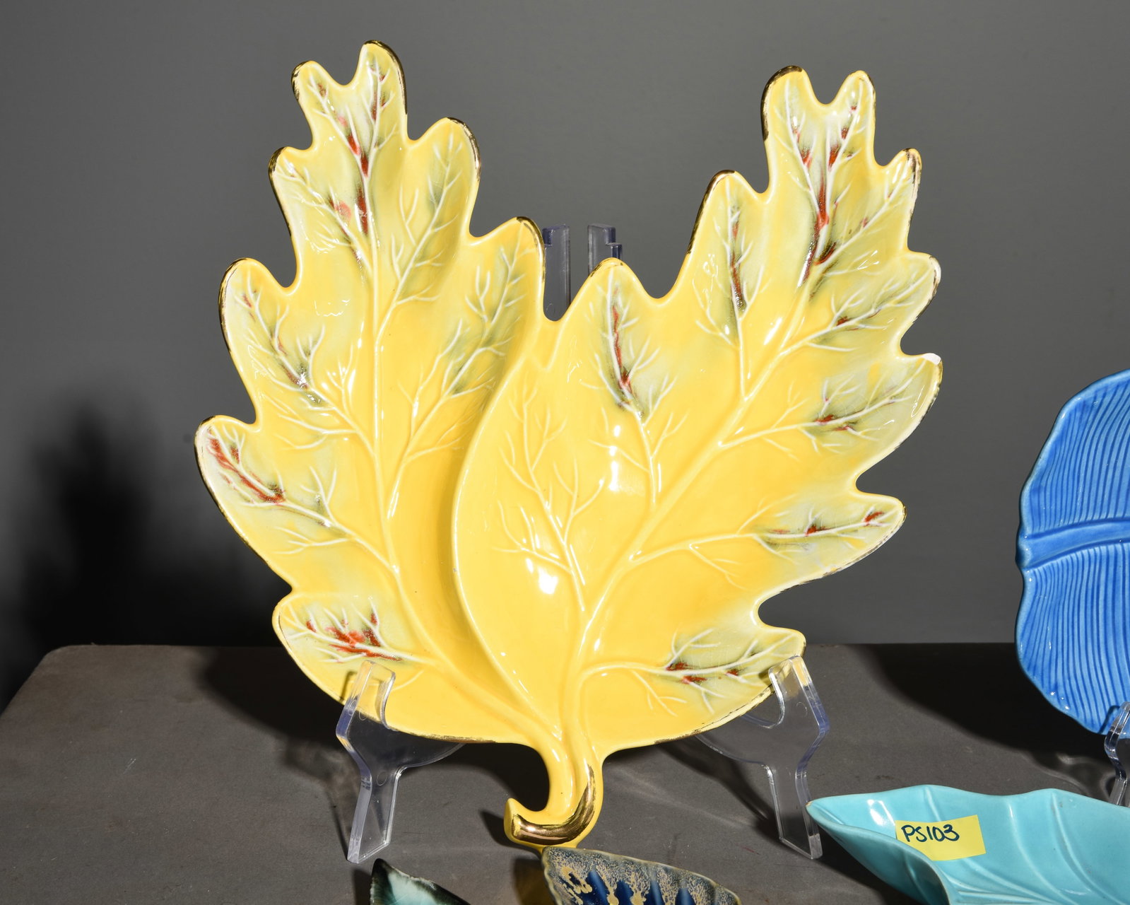 5 Assorted Leaf Pottery Trays #2 - 2
