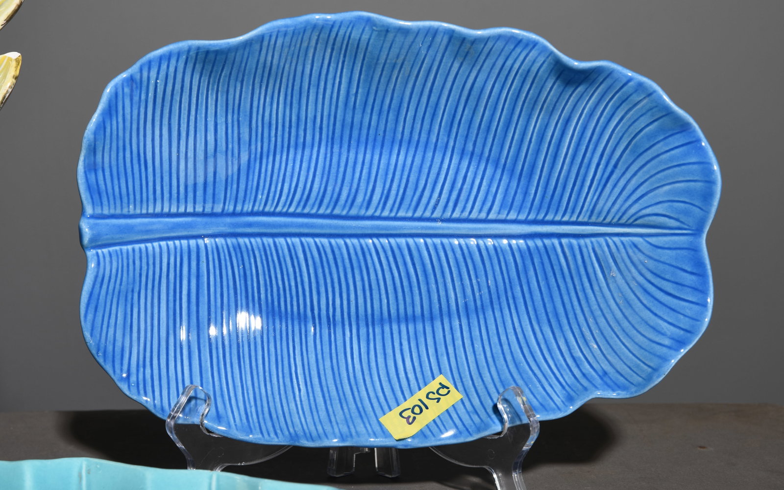 5 Assorted Leaf Pottery Trays #2 - 3