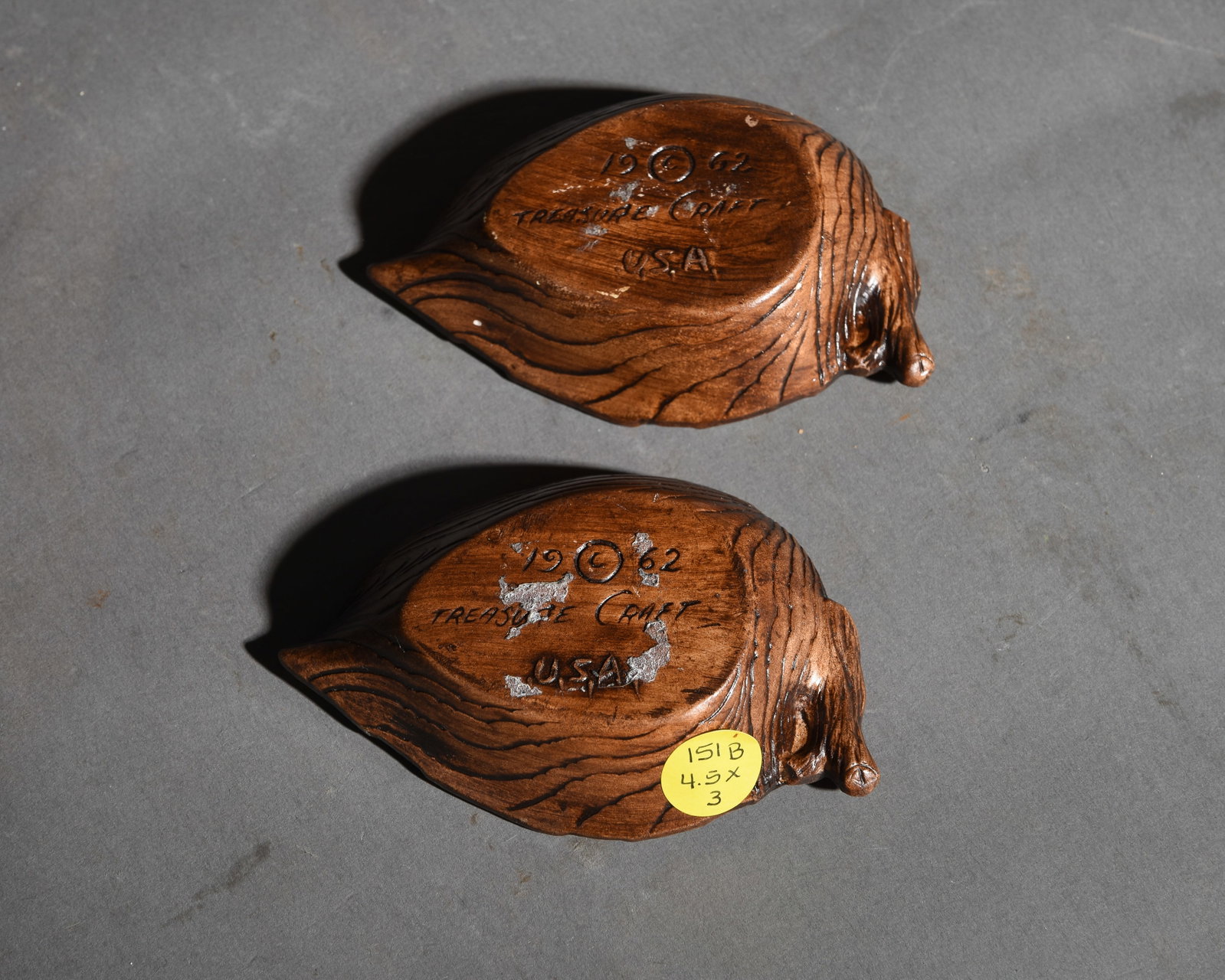 4 Assorted Leaf Pottery Trays - 7