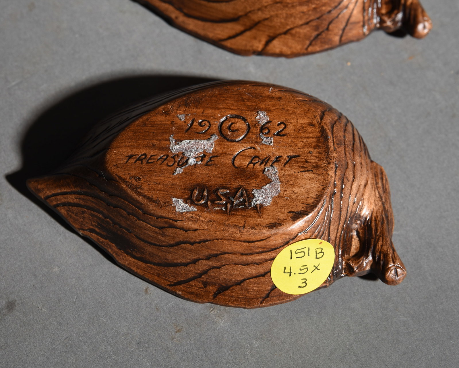 4 Assorted Leaf Pottery Trays - 8