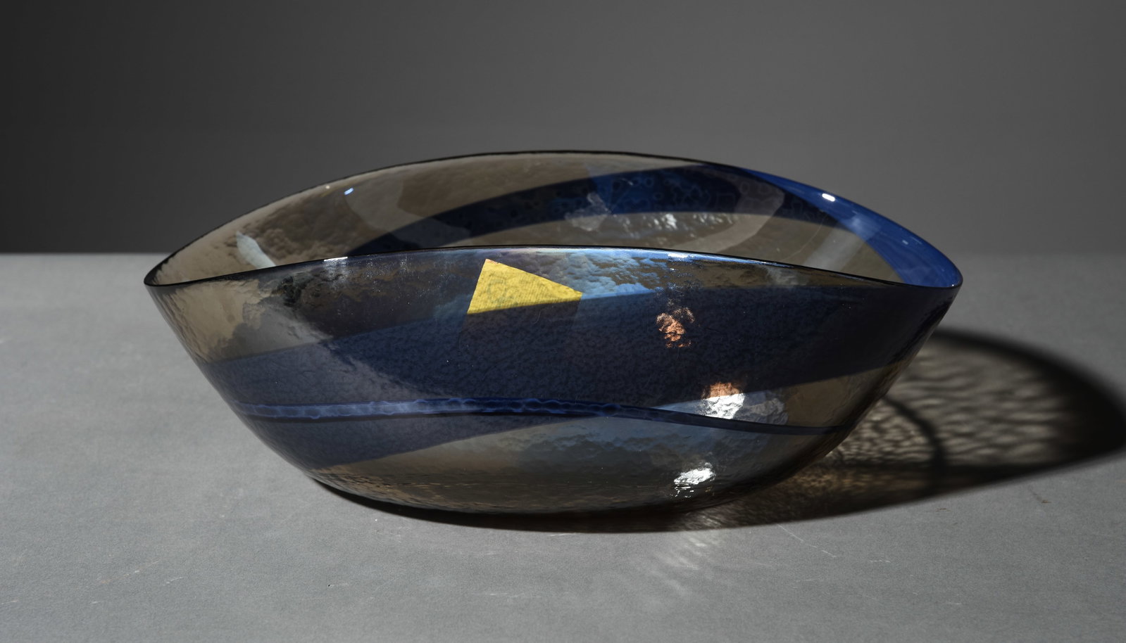 Italian Iridescent "Sandstorm" Centerpiece Bowl: Italian Iridescent "Sandstorm" Centerpiece Bowl - 5 in tall x 13.5 x 9 - There are no markings on this bowl to authenticate. Description provided by consigner and through research.