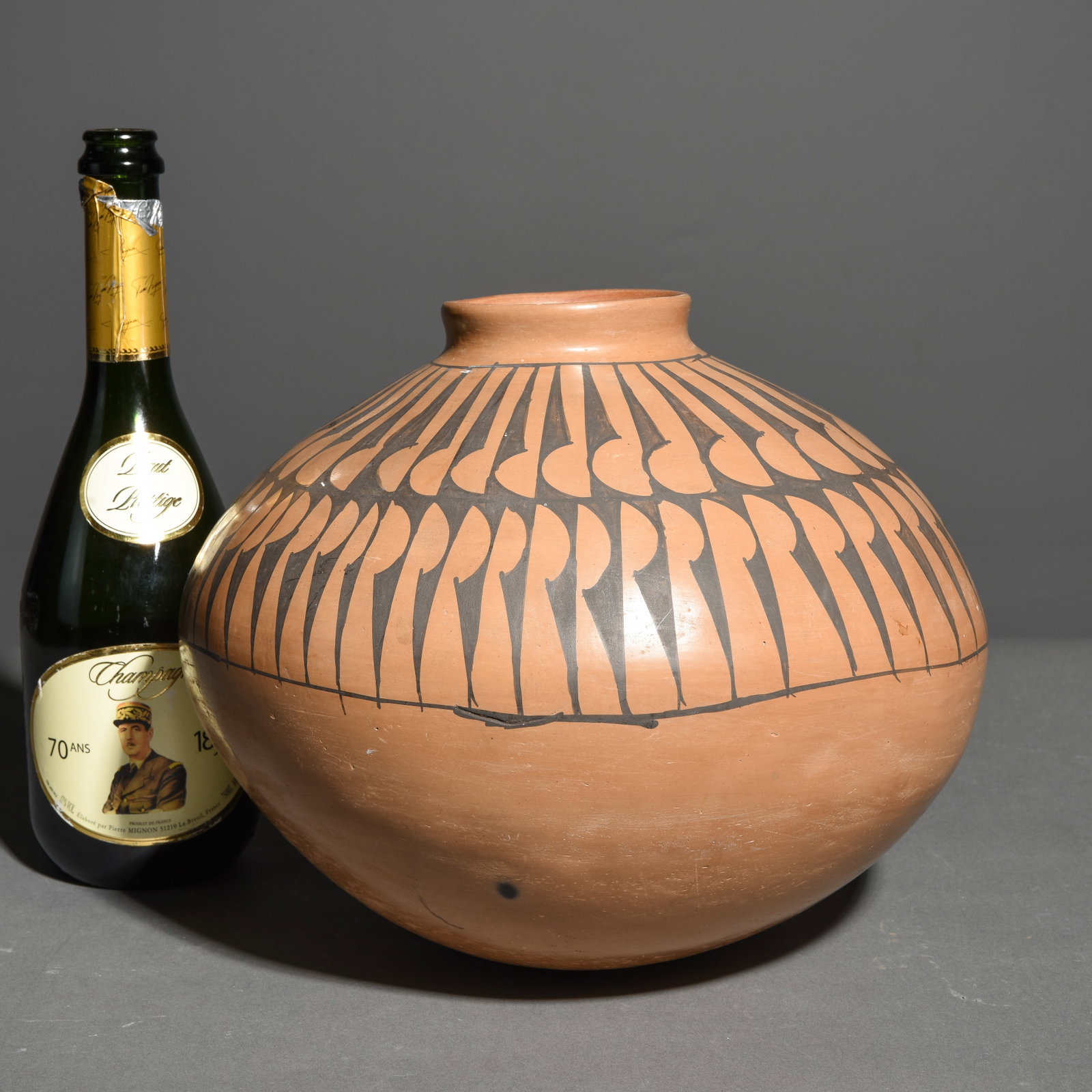 Mexican Mata Ortiz Pottery Vase (1 of 4)