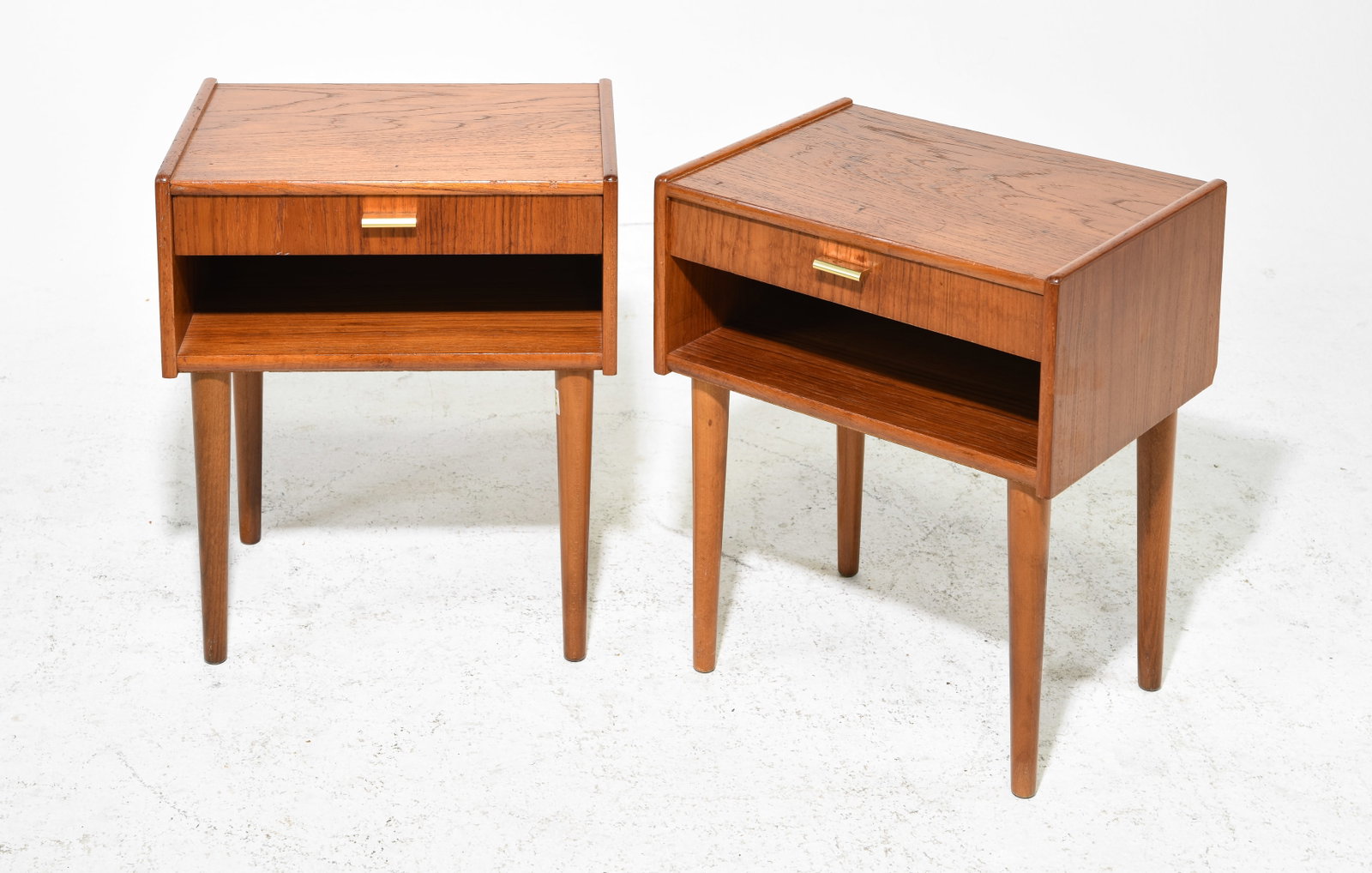2 Mid Century Modern Single Drawer Nightstands: 2 Danish Modern Style Single Drawer Nightstands - 20 in tall x 17 x 13 each