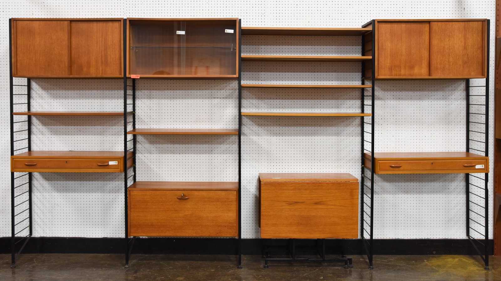 4 Bay Mid Century Ladderax Wall Unit with Table (1 of 6)