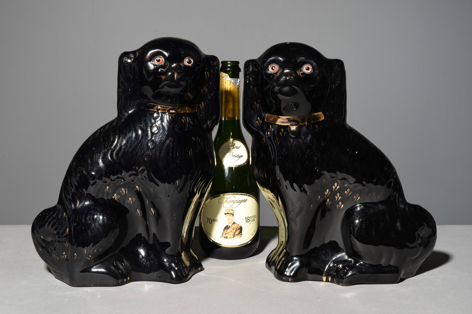 2 King Charles Black Staffordshire Dogs with Glass Eyes (1 of 6)