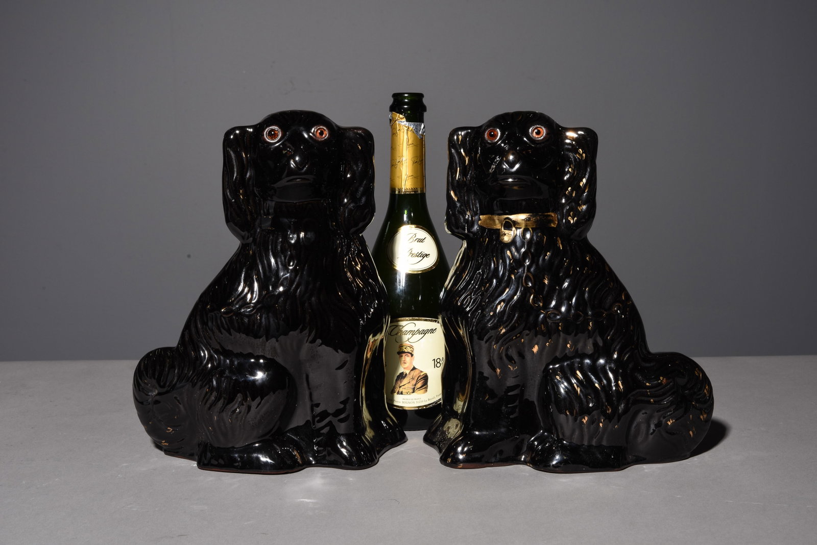 2 King Charles Black Staffordshire Dogs with Glass Eyes (1 of 5)