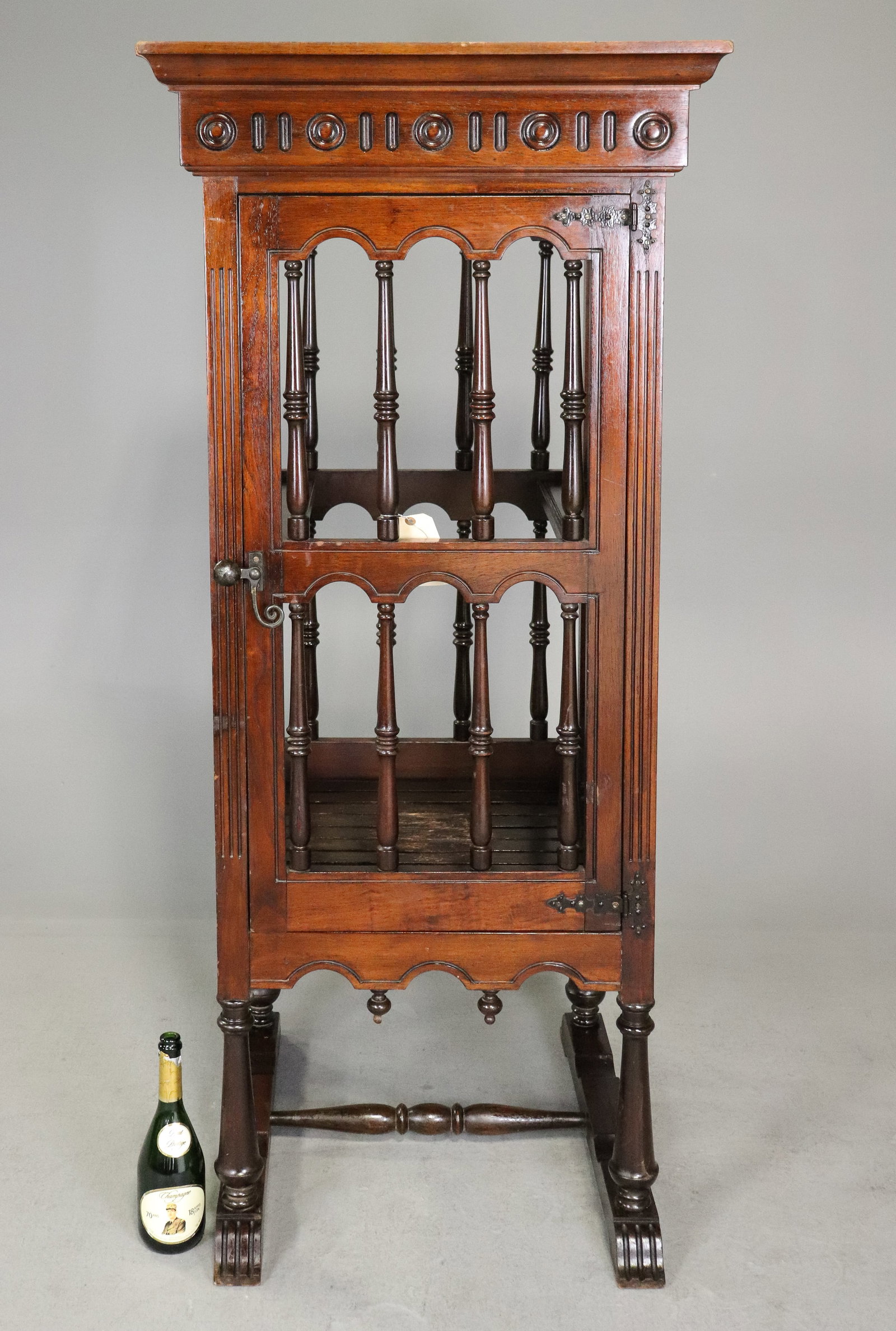Tall Mahogany Pannetiere