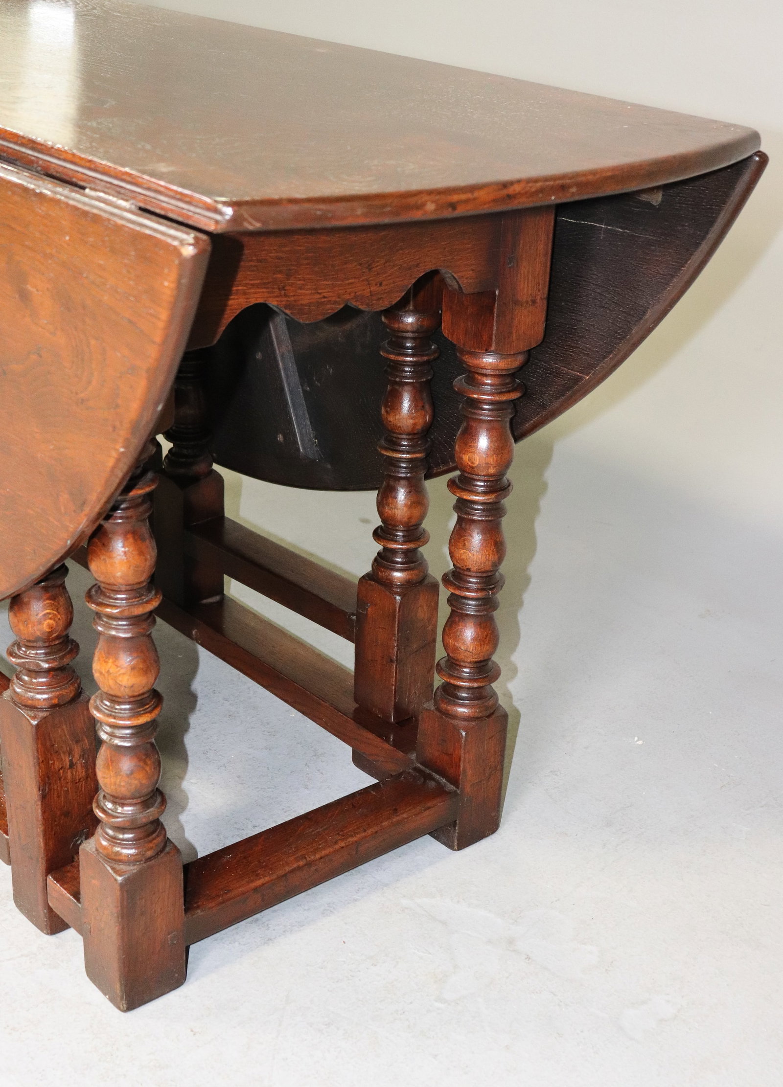 British Large Oak Gateleg Wake Table - 2