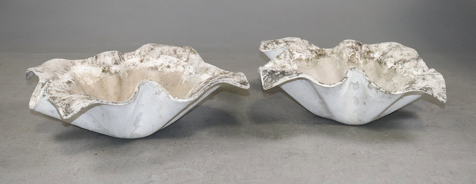 Willy Guhl (1915-2004) - 2 Small Handkerchief Bowls: Willy Guhl (1915-2004) - 2 Small Handkerchief Bowls - 9 in tall x 21 x 21