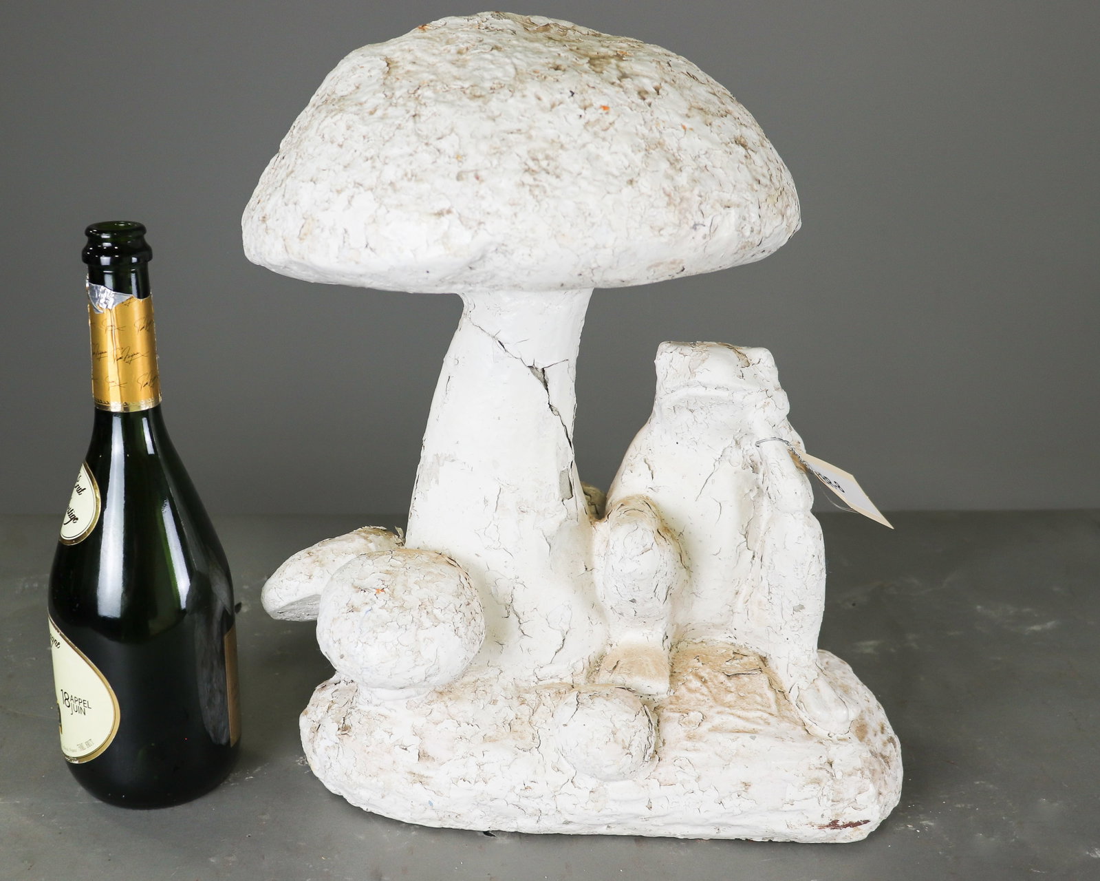 Cast Stone / Concrete Mushroom & Frog (1 of 5)