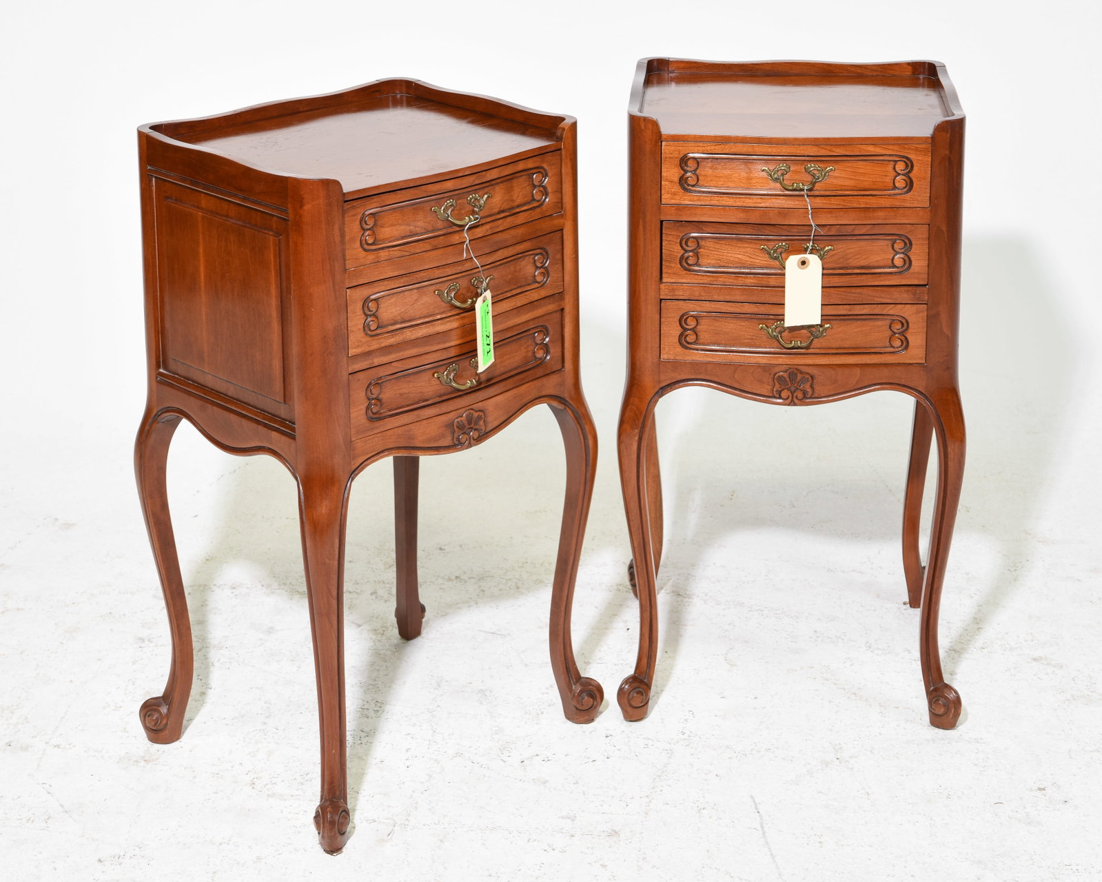 Louis XV Style Pair of Nightstands / Chests (1 of 4)