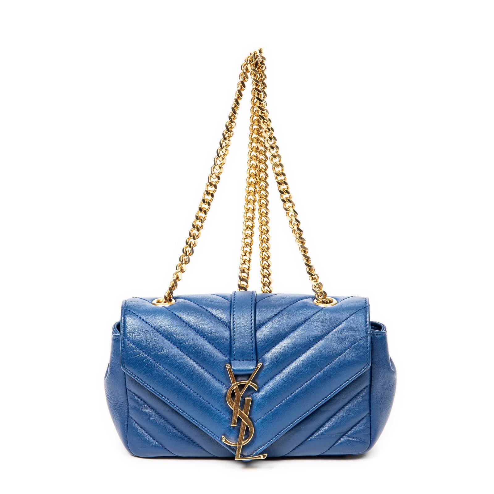 Yves Saint Laurent Classic Baby Chain Bag in Blue: Genuine Pre-Owned Yves Saint Laurent Classic Baby Chain Bag in Blue Quilted Chevron Calfskin Leather made in France in A condition. Date Code is DMR399289-0515 Measurements: 17*10*5cm (Length * Height